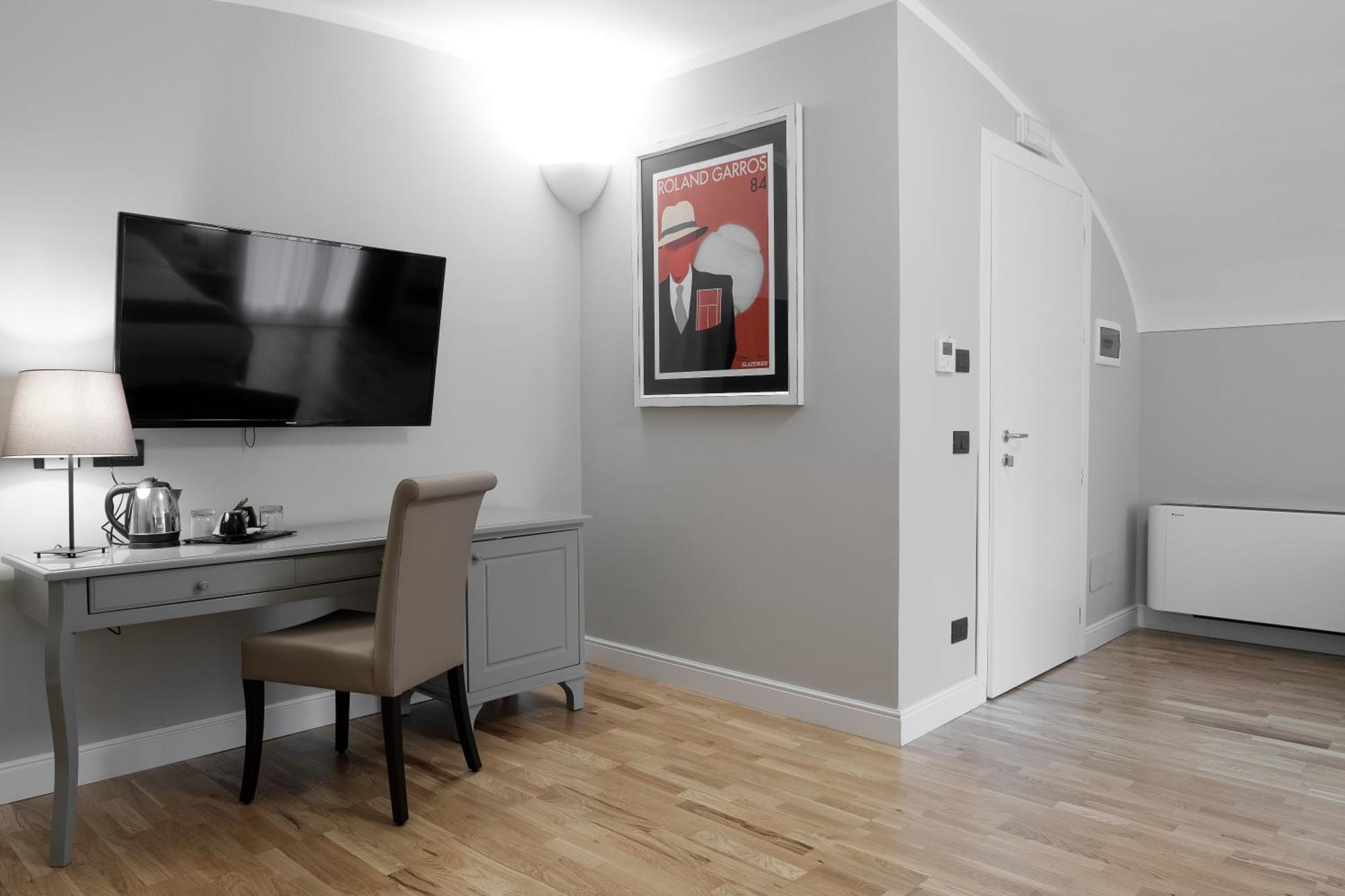 Standard King Room