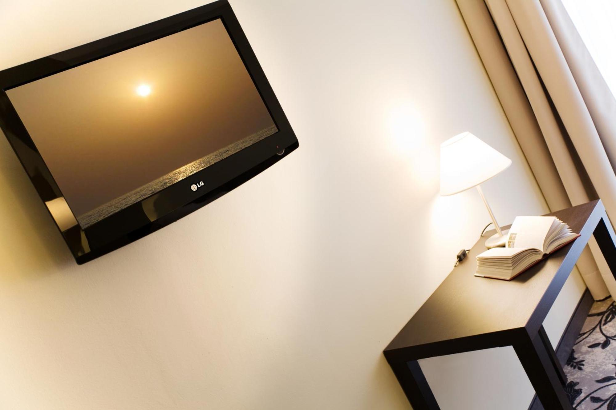 Triple Room,1253477050:JPEG