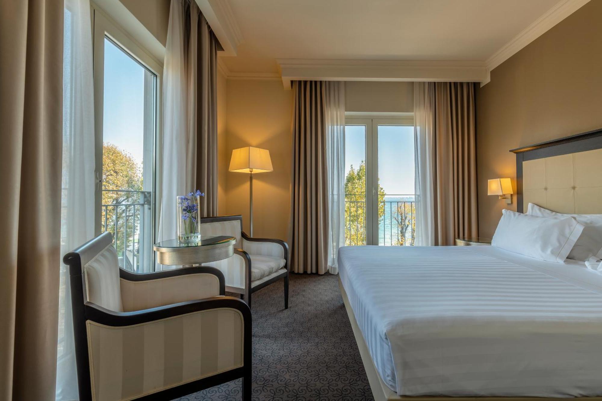 Suite Balcony Lake View