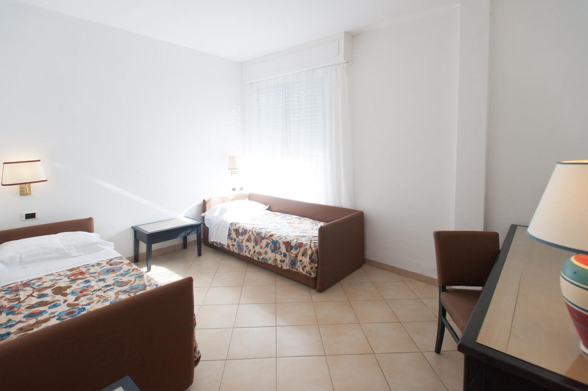 Family Room,1498878217:JPEG