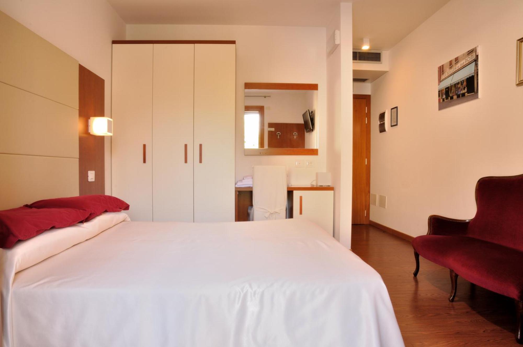 Classic Double Room