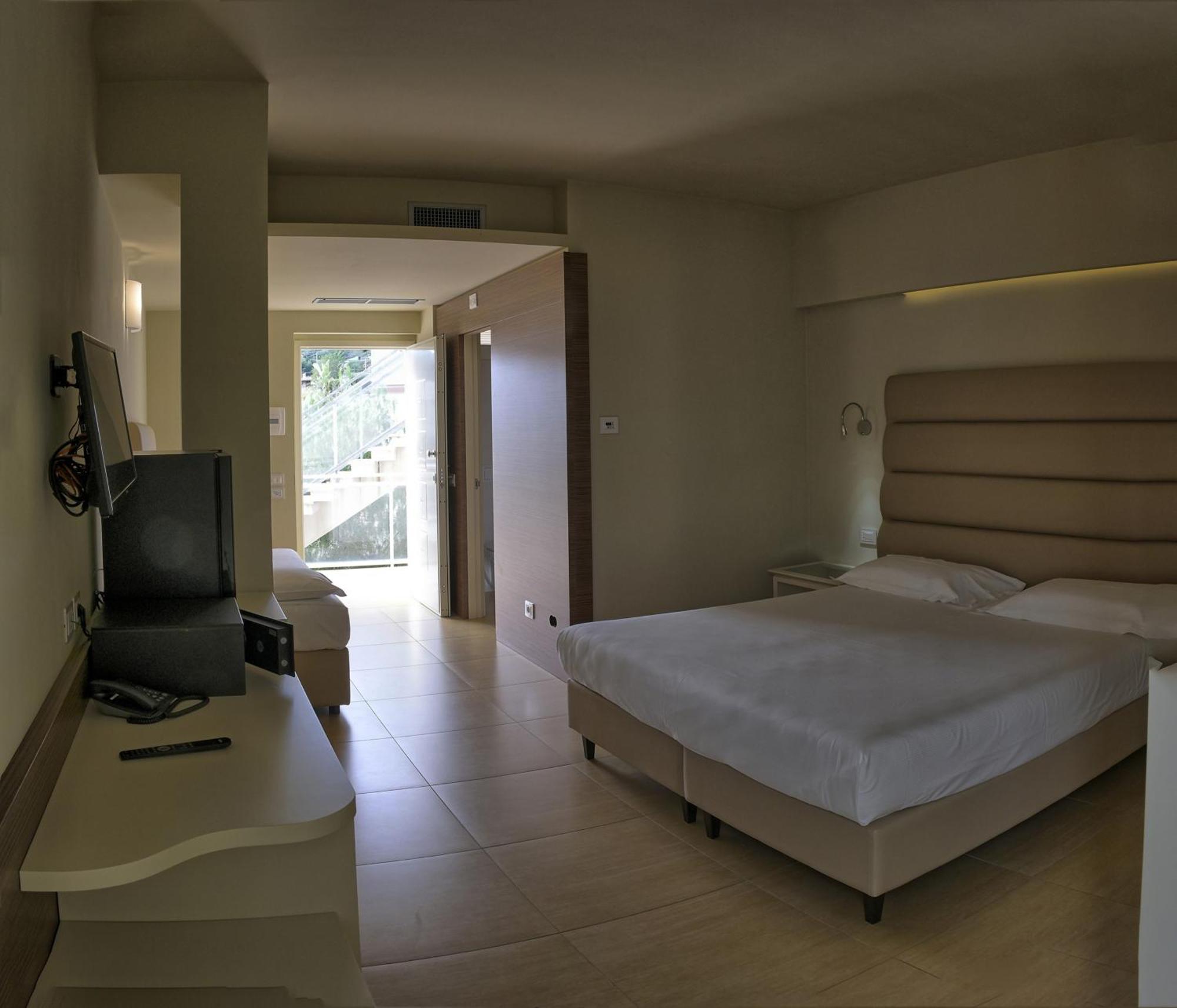 Comfort Triple Room