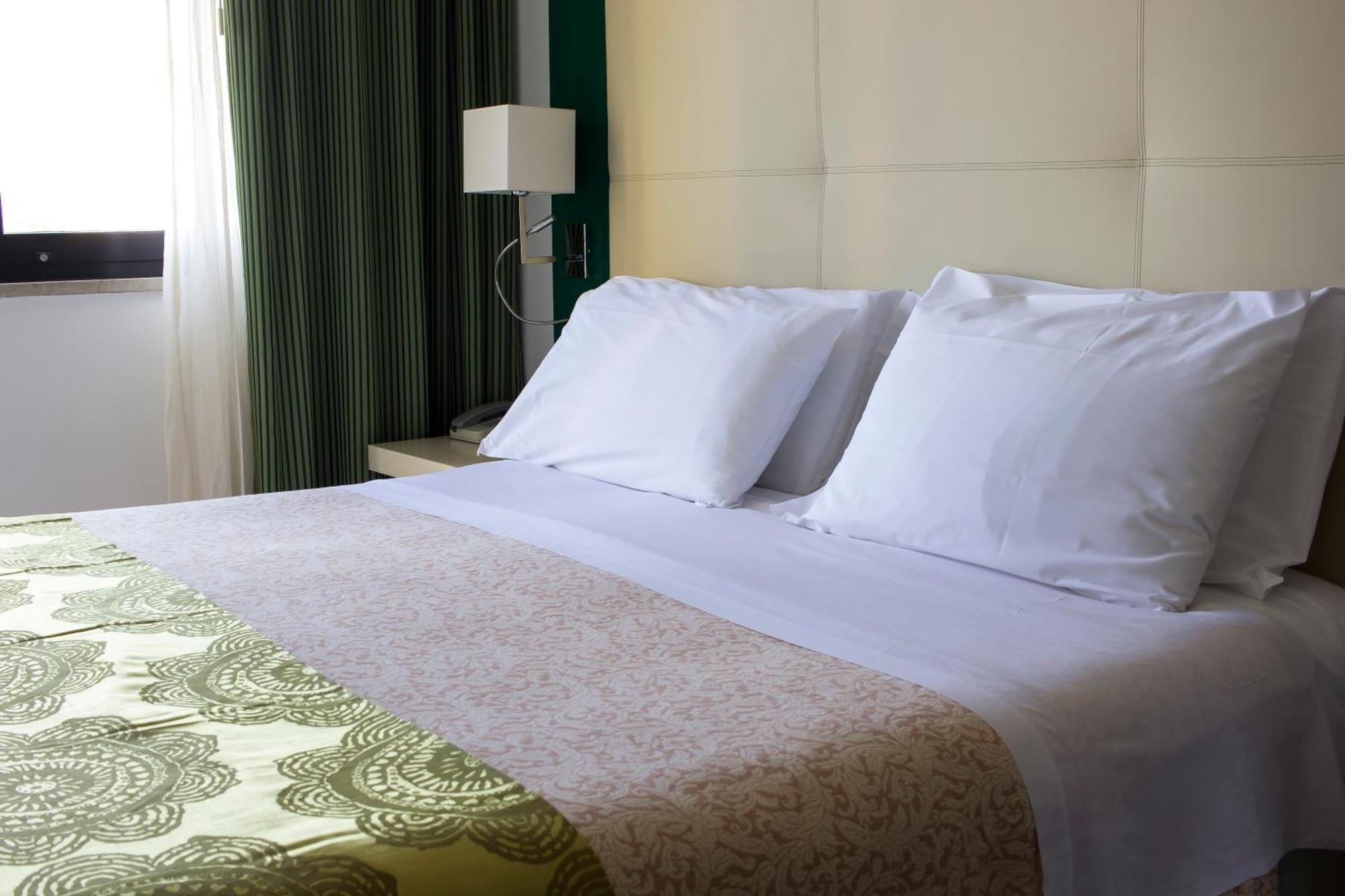Basic Single Room with double bed,1382367884:JPEG