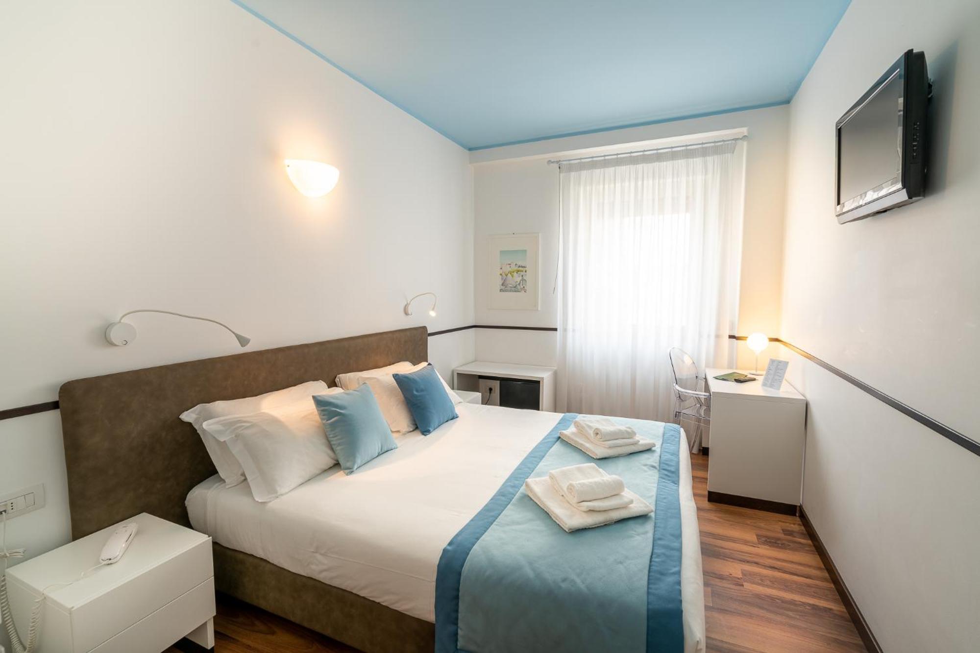 Standard Double Room,1216254871:JPEG