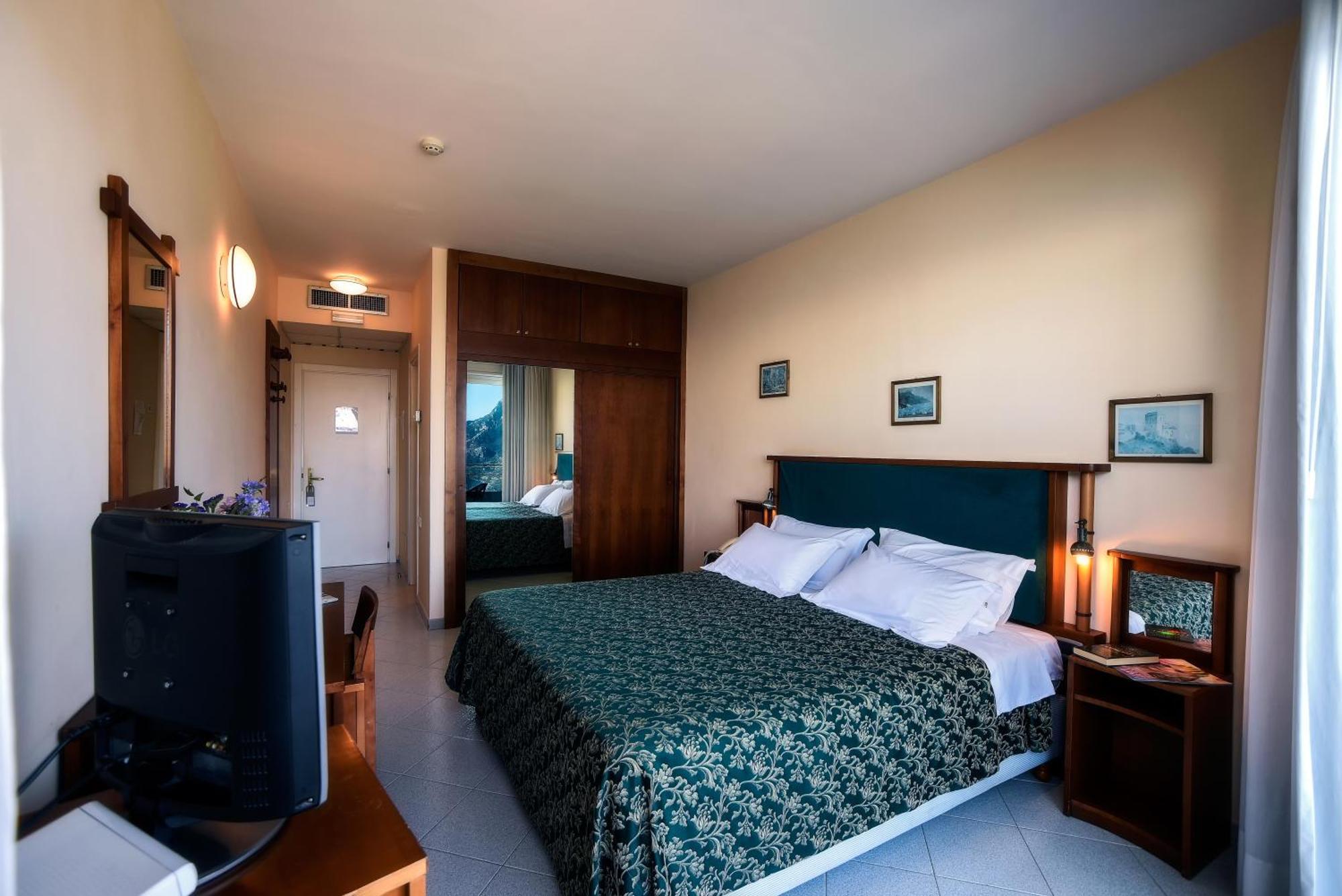 Double or Twin Room Balcony