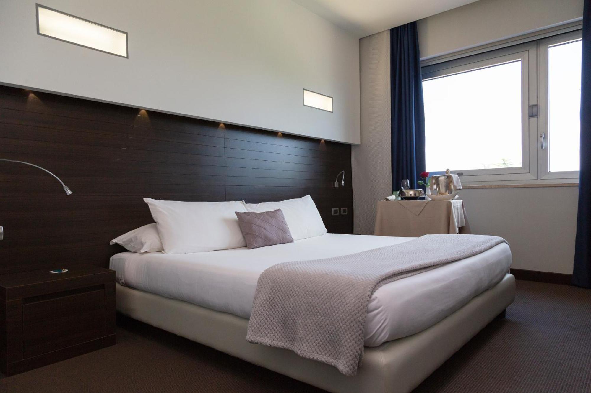 Double or Twin Room,1216406044:JPEG