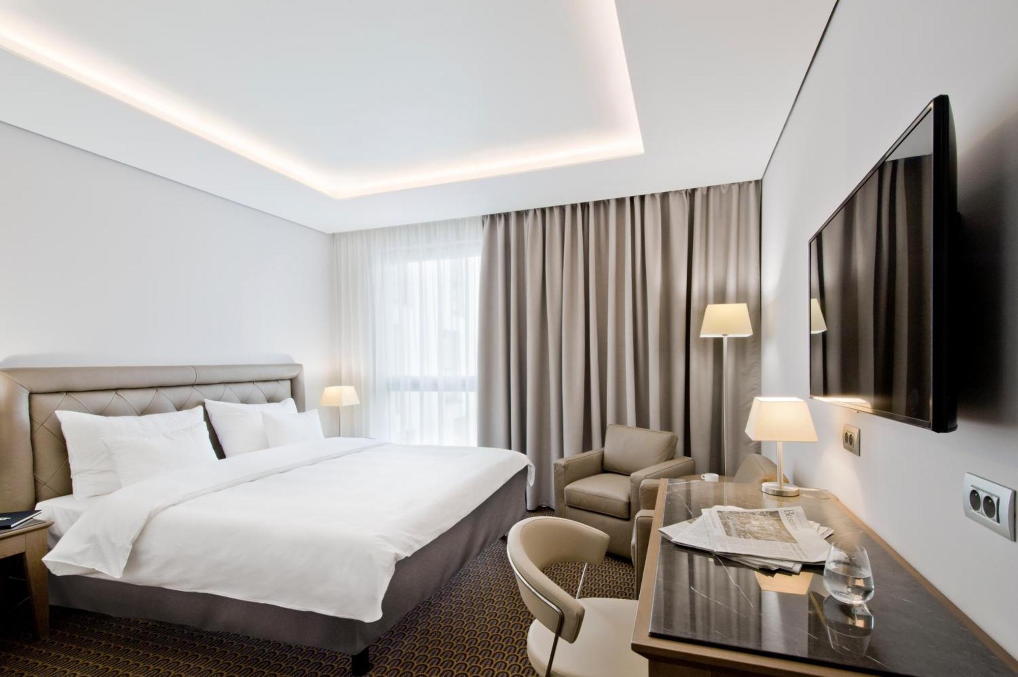Family Suite with Two Bathrooms,1327803932:JPEG