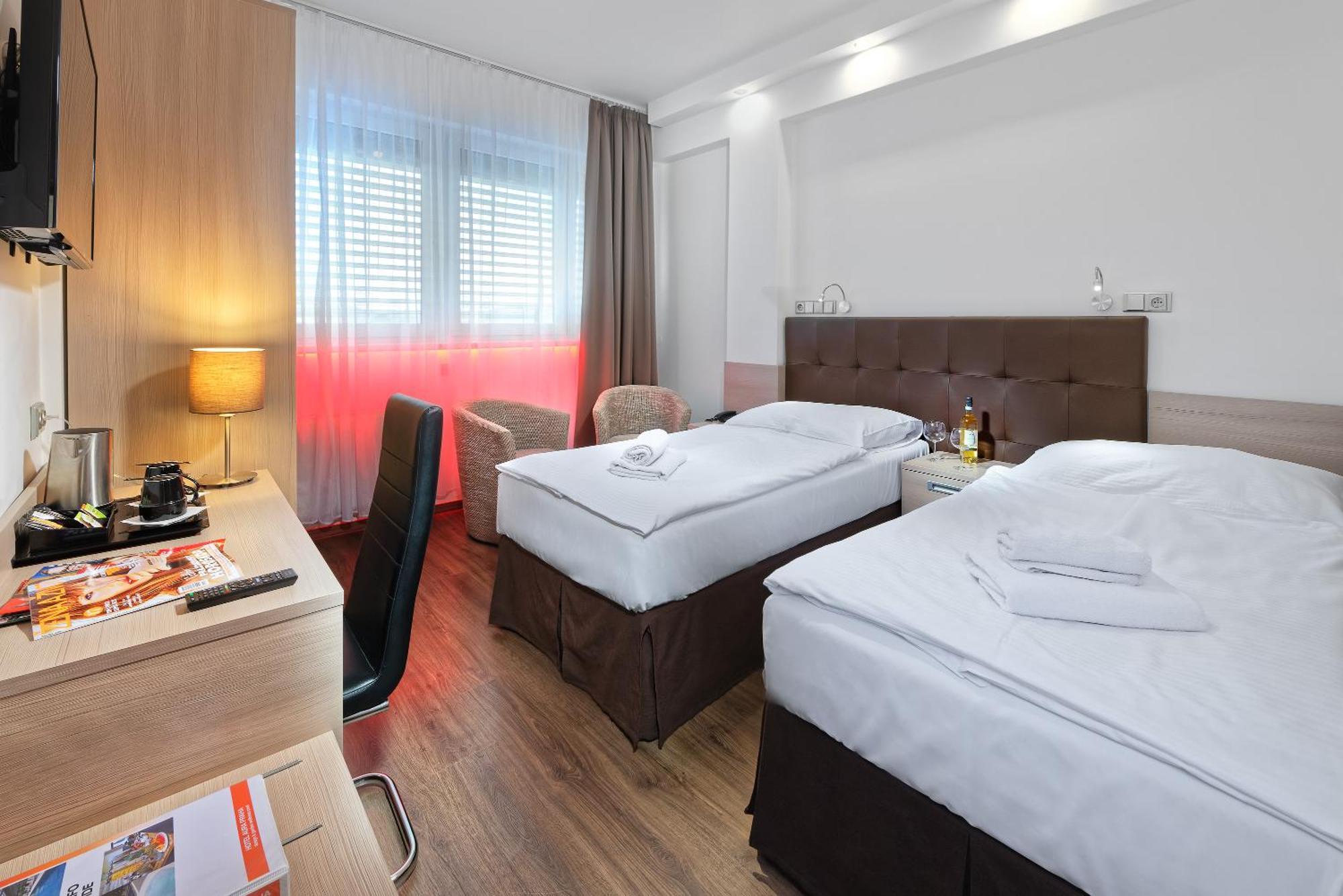 Deluxe Double or Twin Room Pool Access