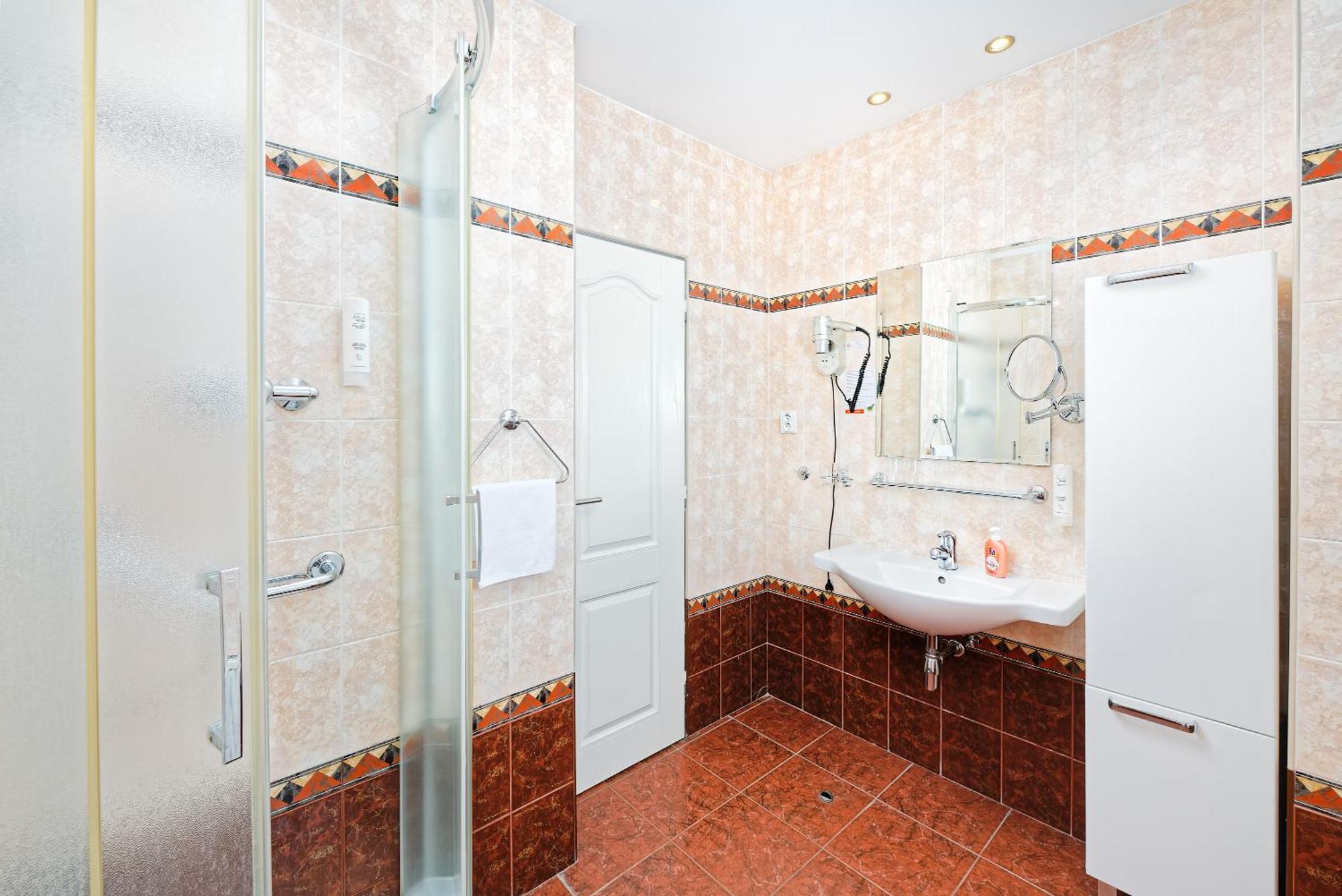 Junior Suite with Pool Access,1216526035:JPEG