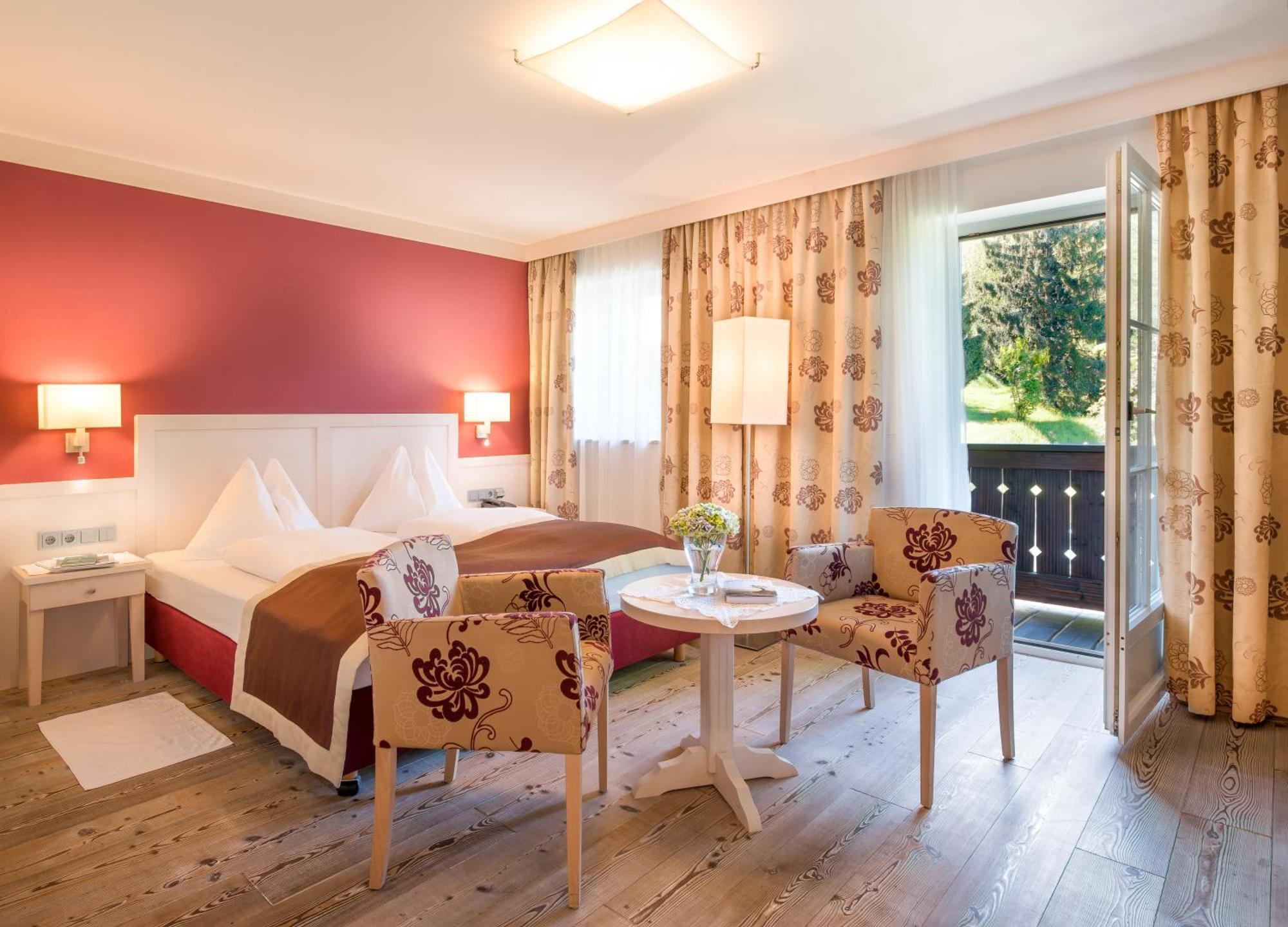 Deluxe Double Room Balcony,1593648401:JPEG