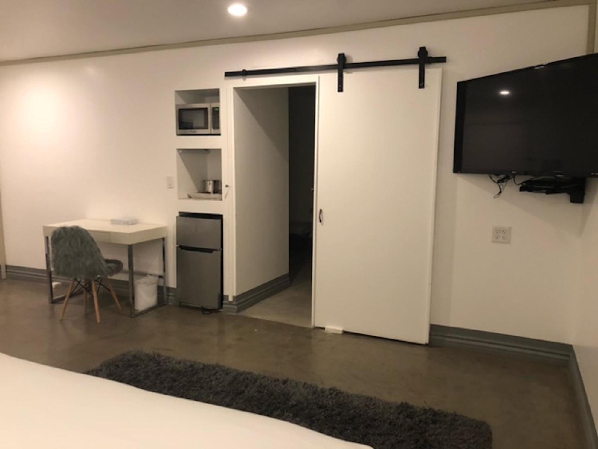King Room Roll Shower Disability Access