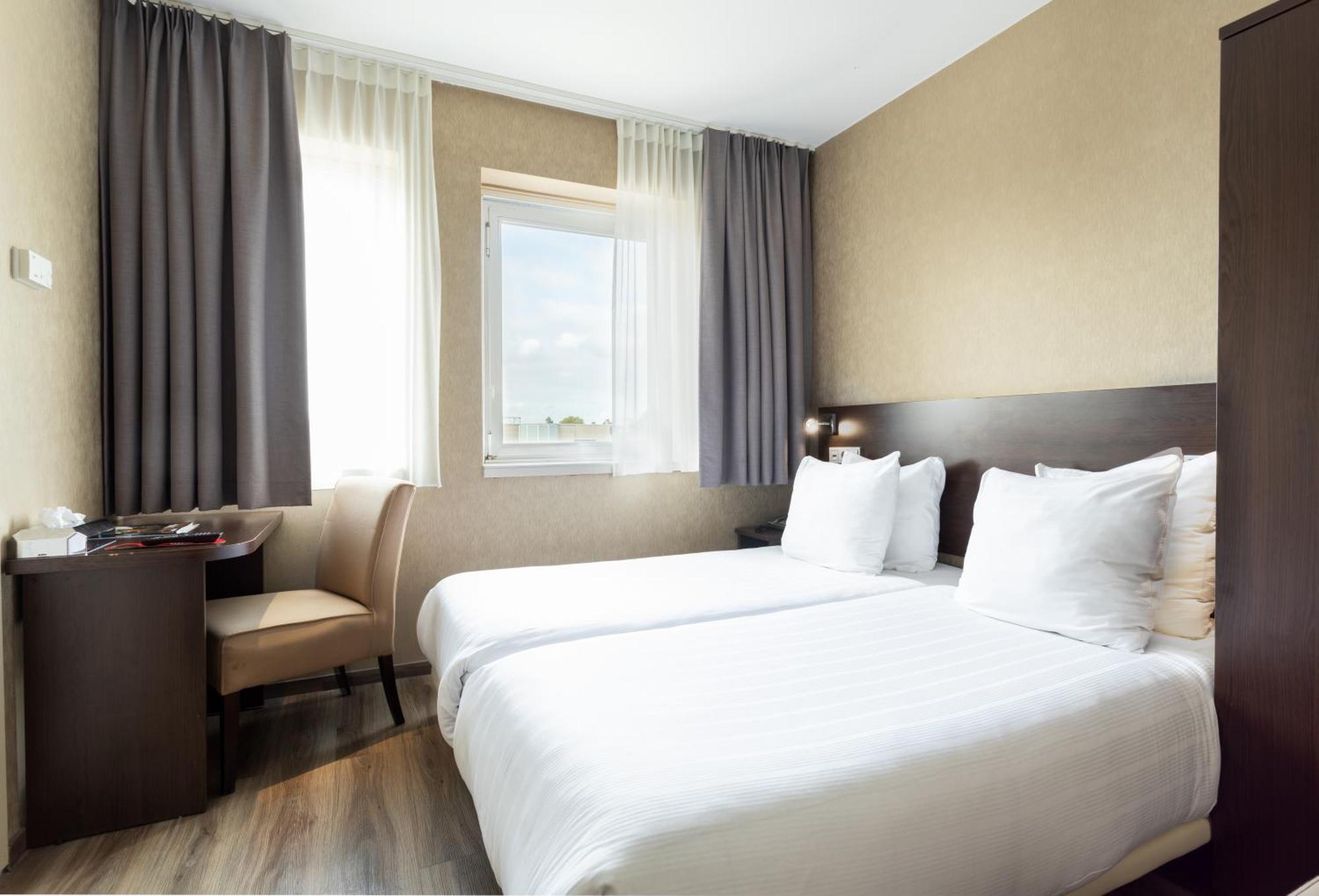 Two Connecting Double Rooms,1216878514:JPEG