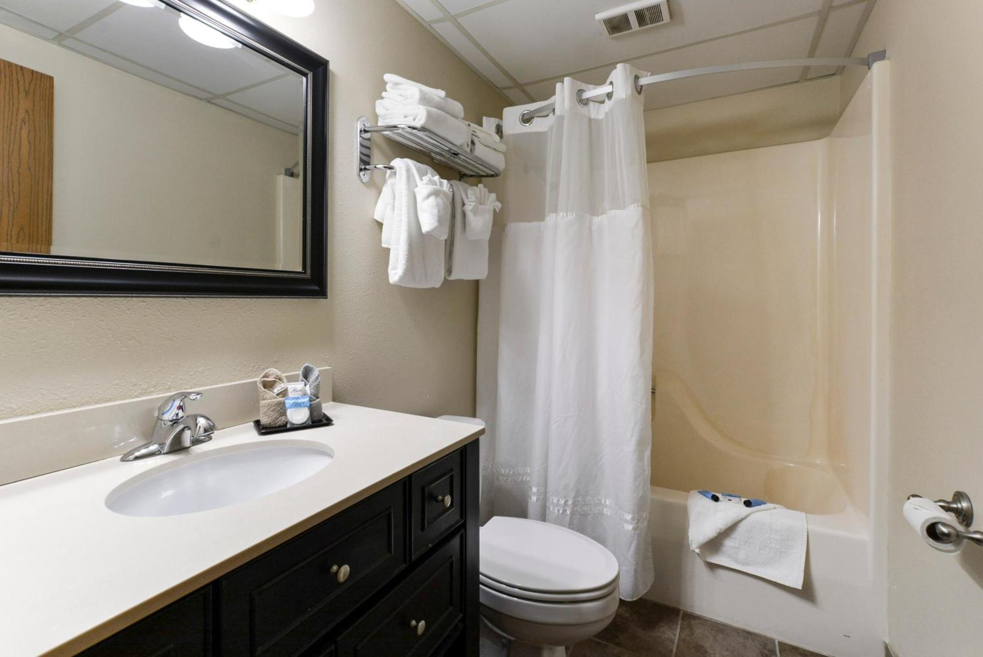 Standard Queen Room