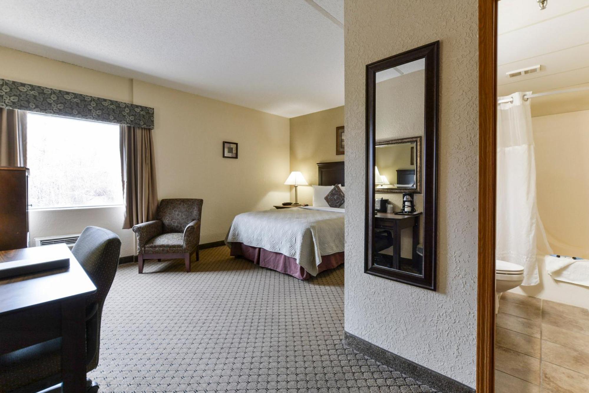 Standard Queen Room