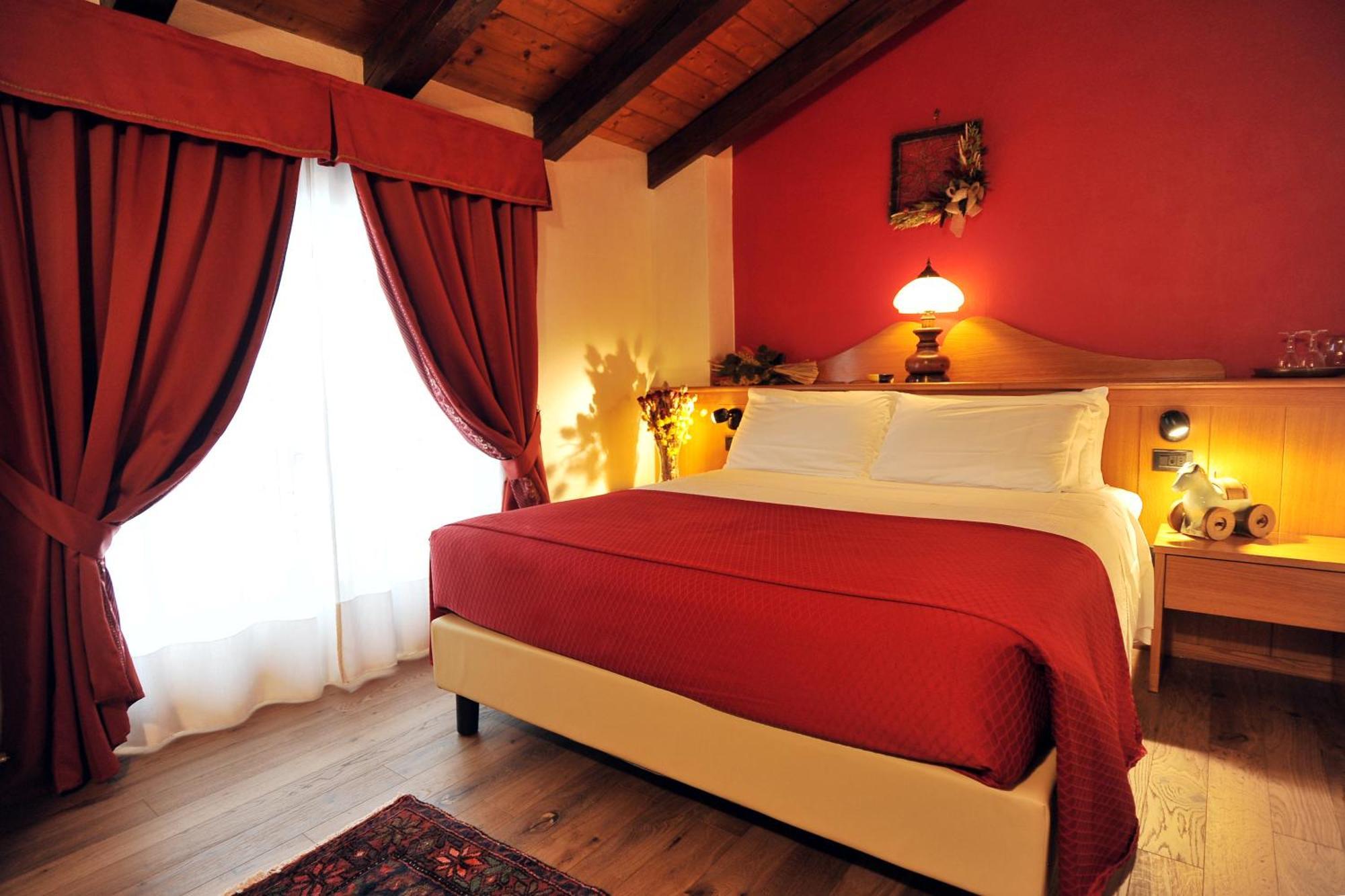 Double Room,1739391585:JPEG