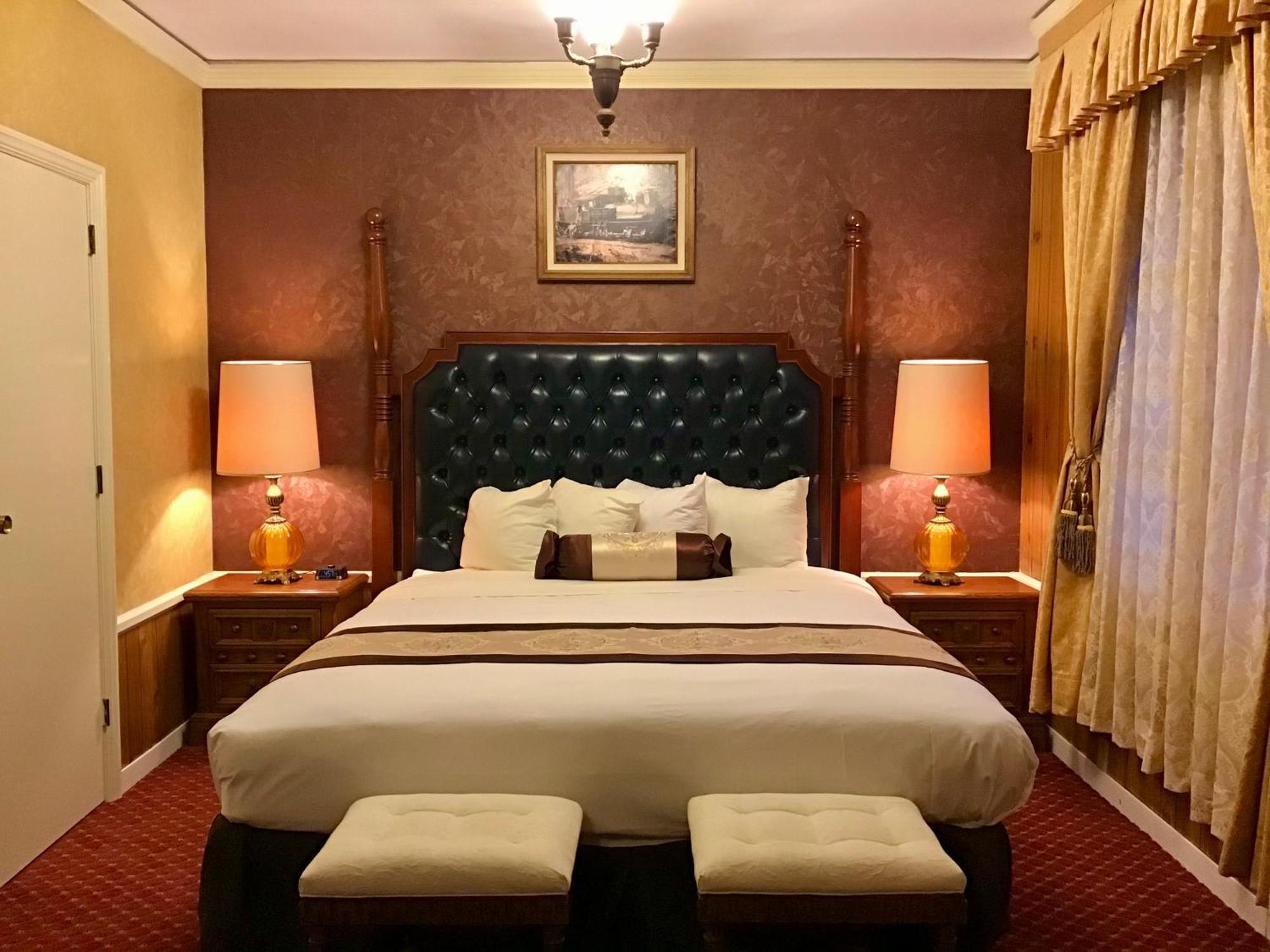 Presidential Suite Non-Smoking