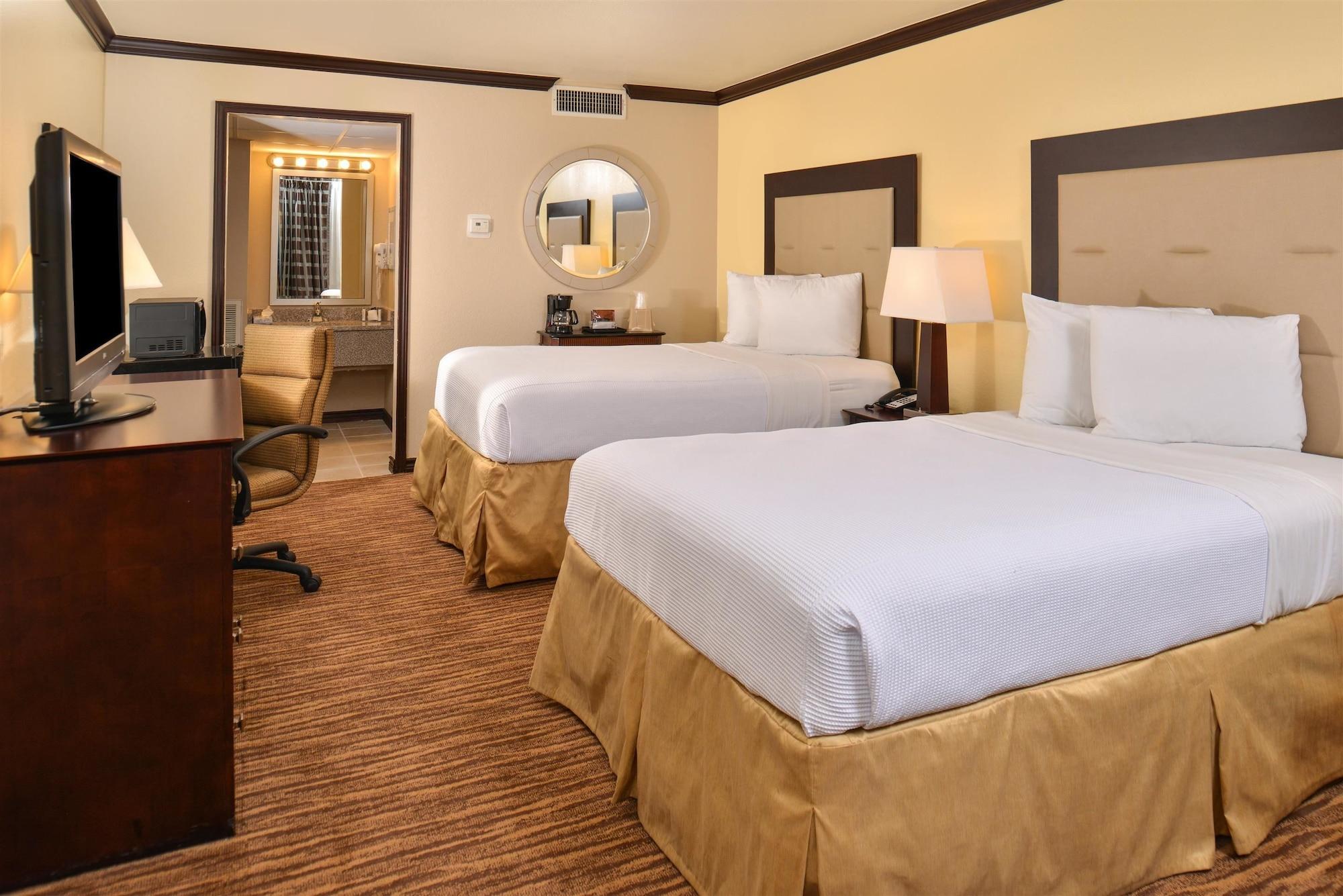 Quadruple Room Two Queen Beds Non Smoking