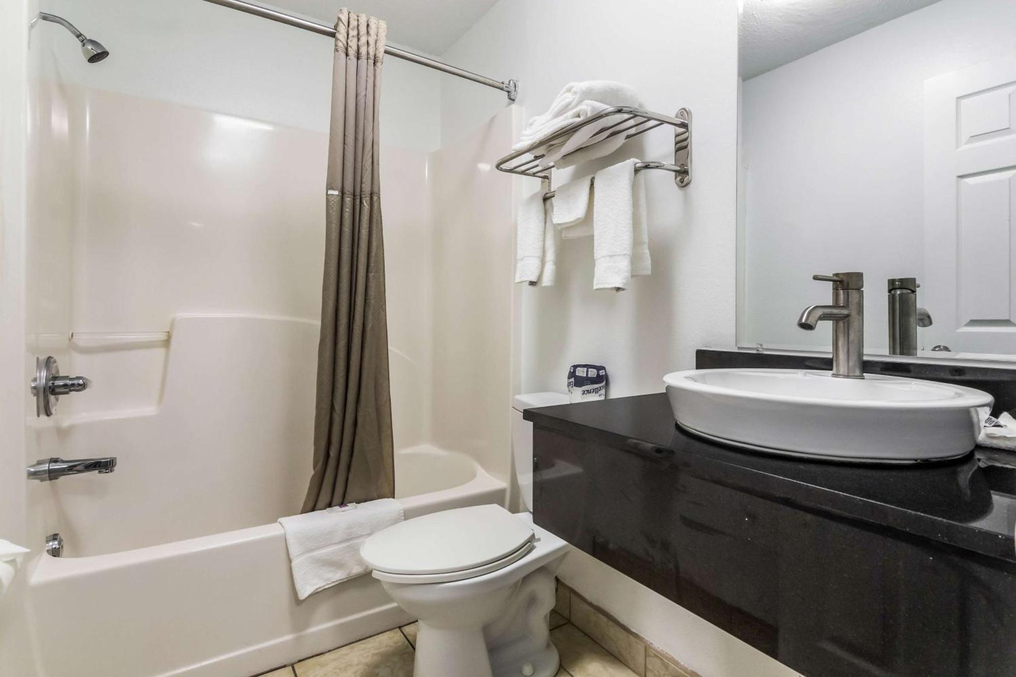 Queen Room Disability Access Roll Shower