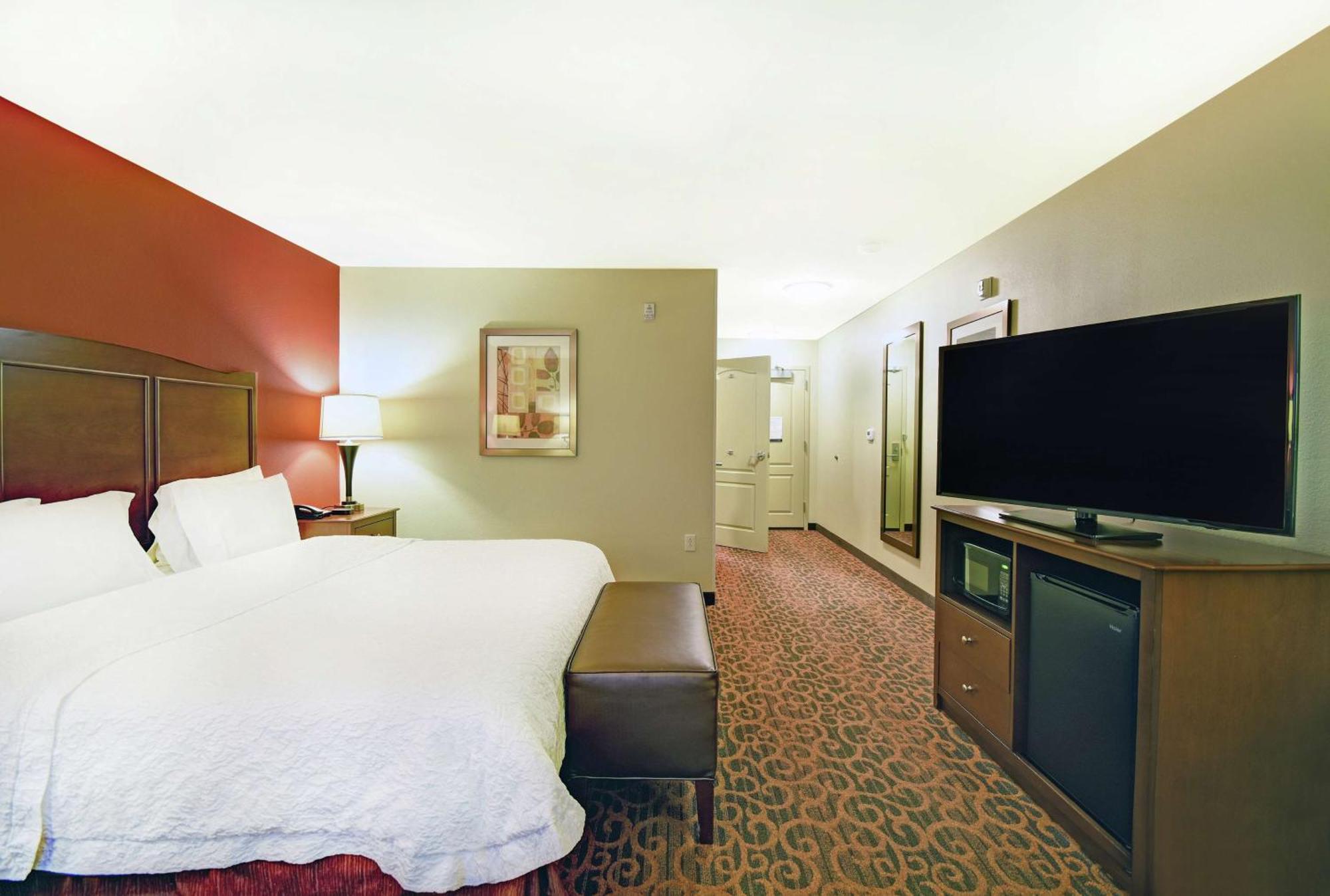 King Room Accessible Tub Mobility Hearing Access or Non-Smoking