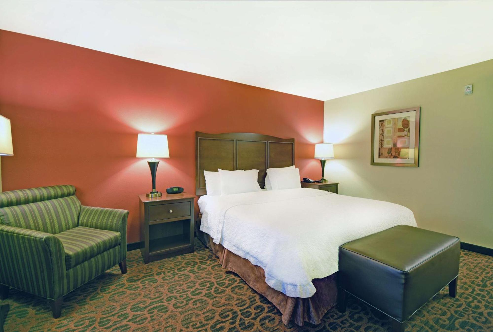 King Room Accessible Tub Mobility Hearing Access or Non-Smoking