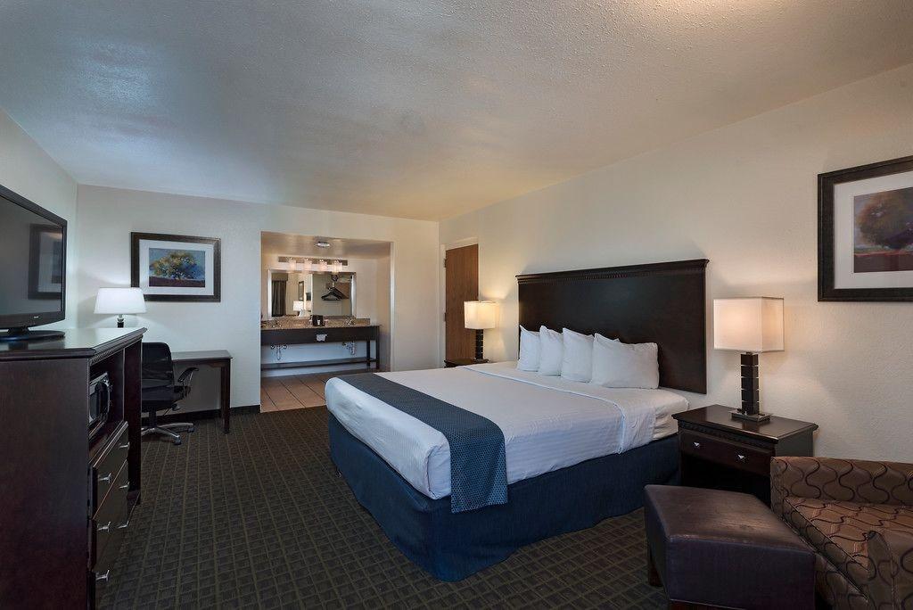 Standard King Room