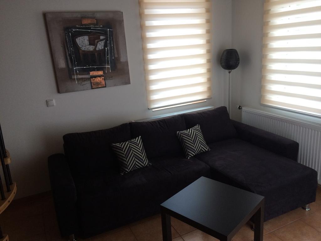 Deluxe Studio