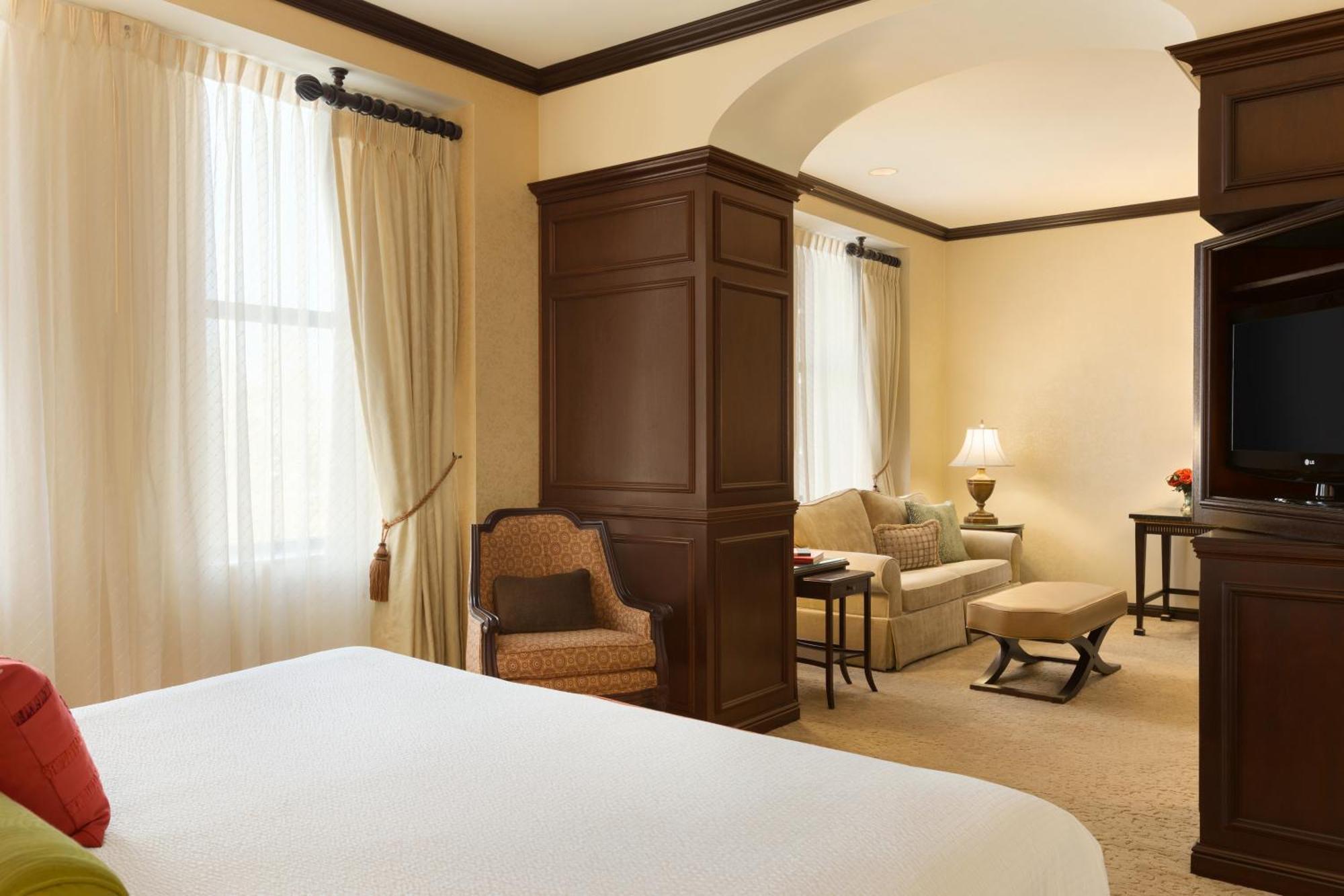 Superior King Room