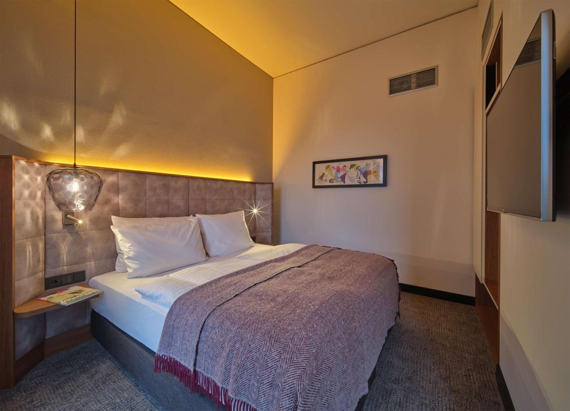 One-Bedroom Apartment,1403457833:JPEG