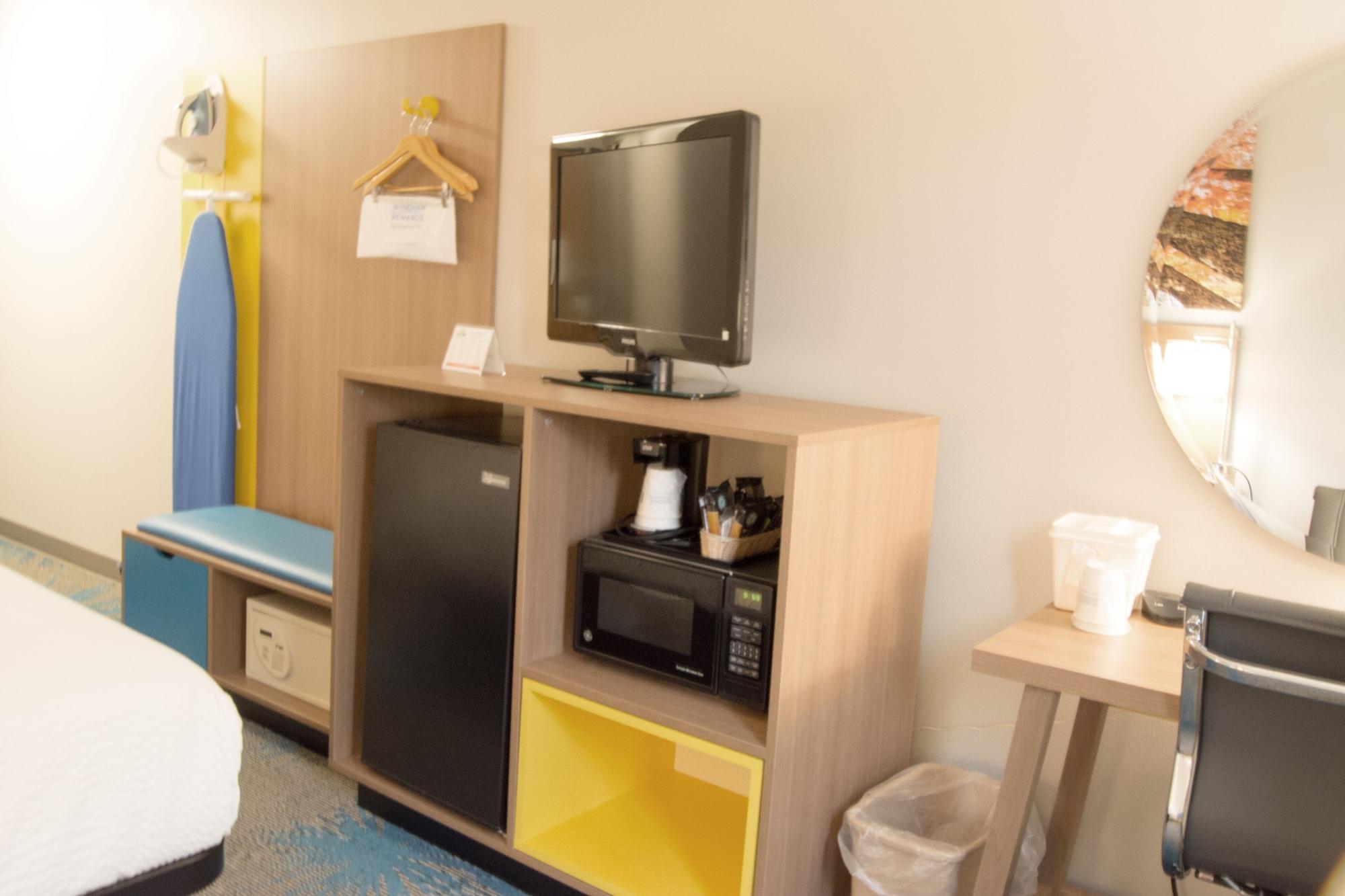 Queen Room - Disability Access/Non-Smoking