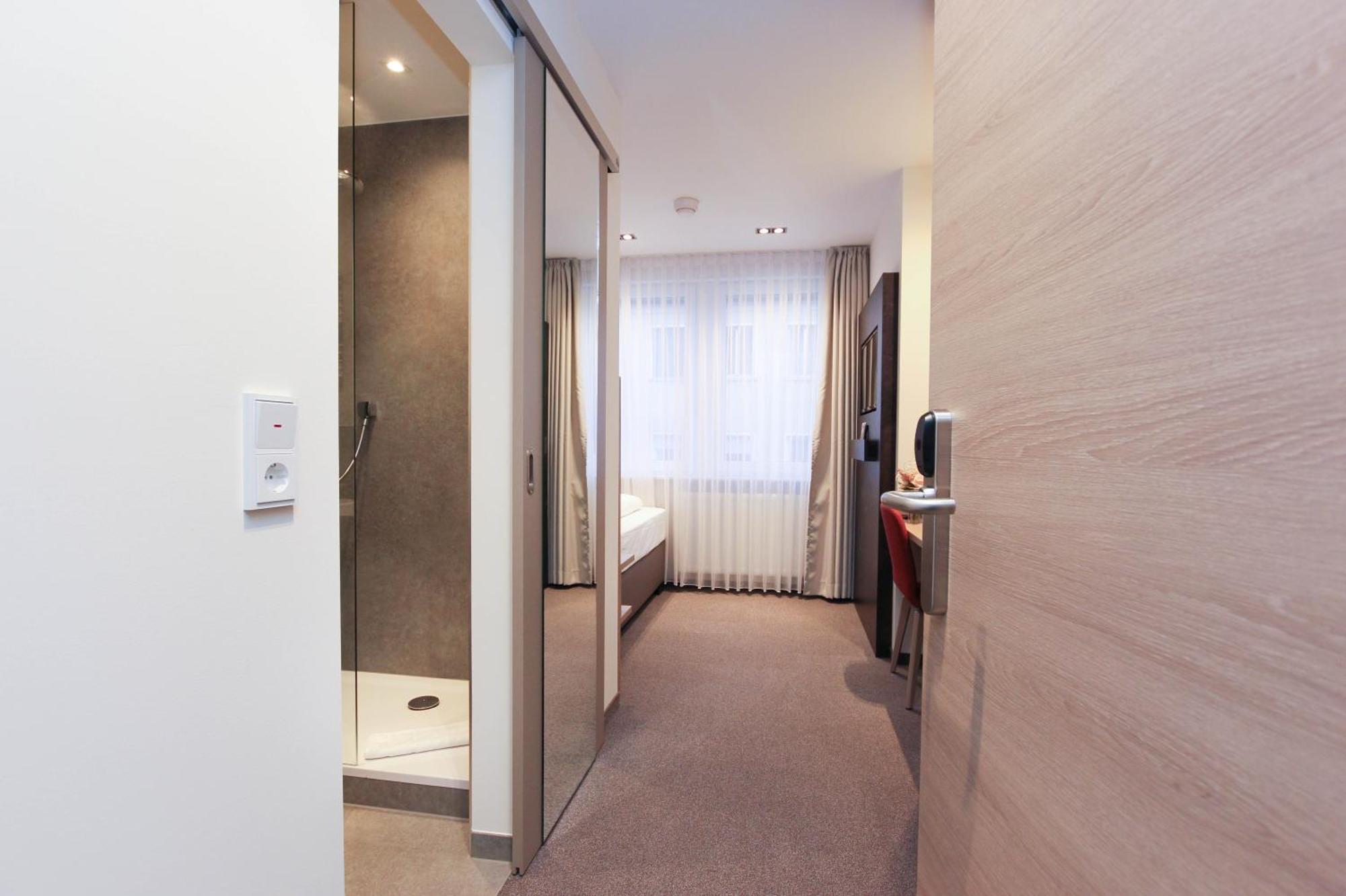 Classic Single Room