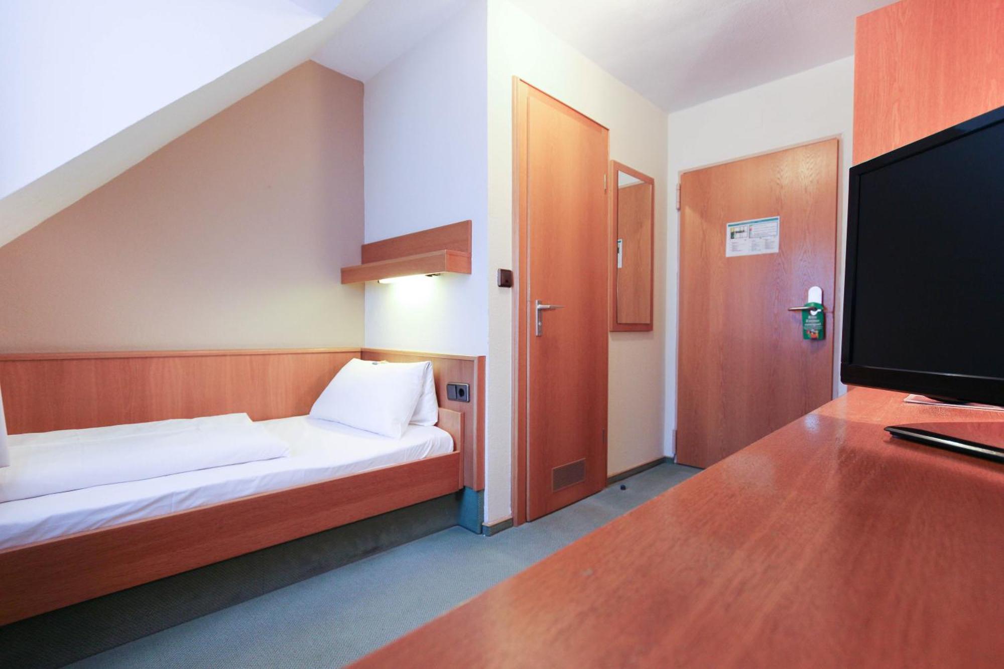Economy Single Room
