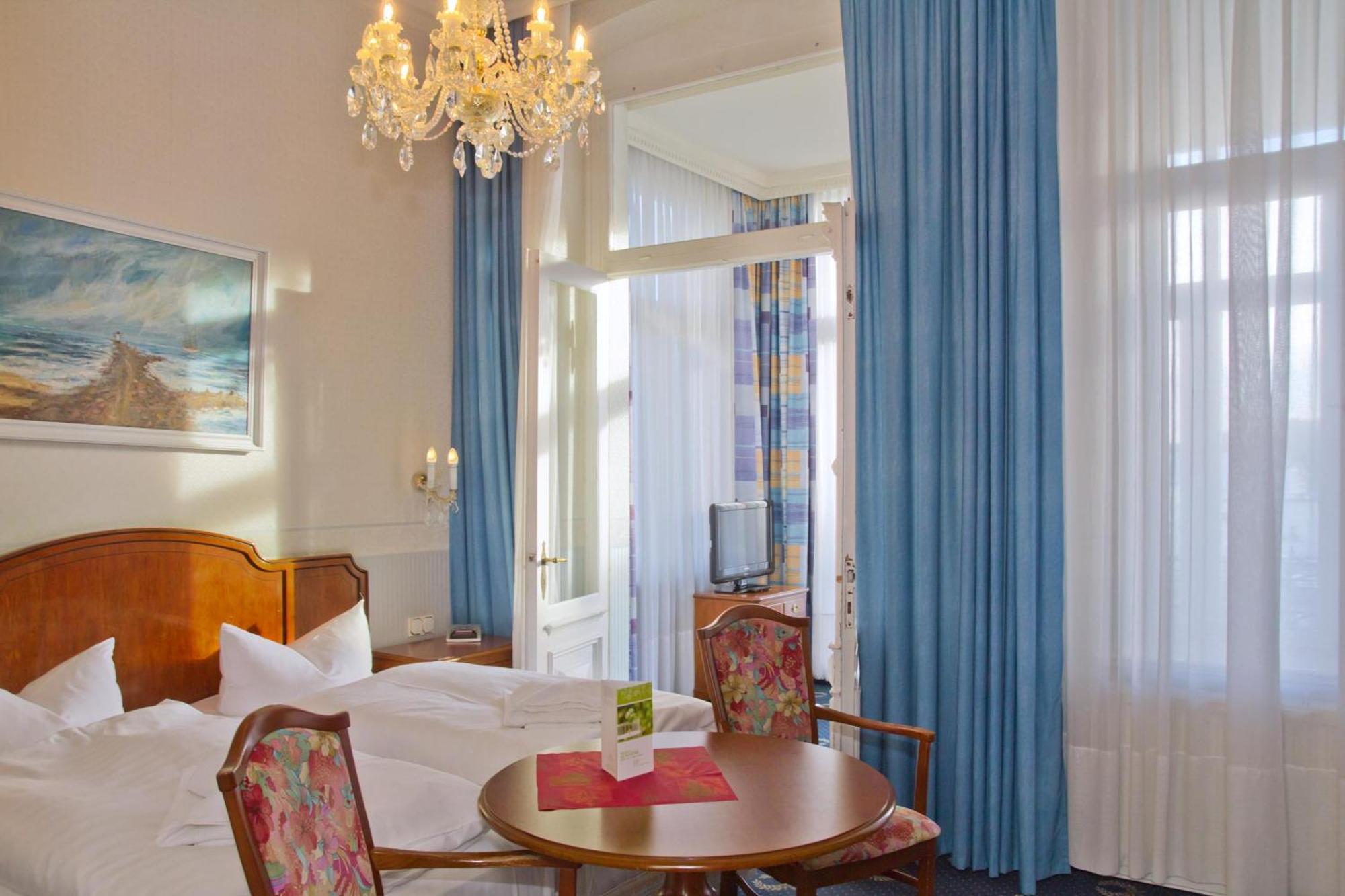 Large Double Room