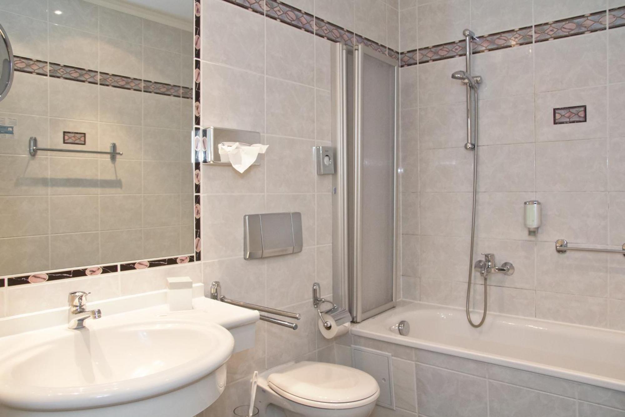 Large Double Room