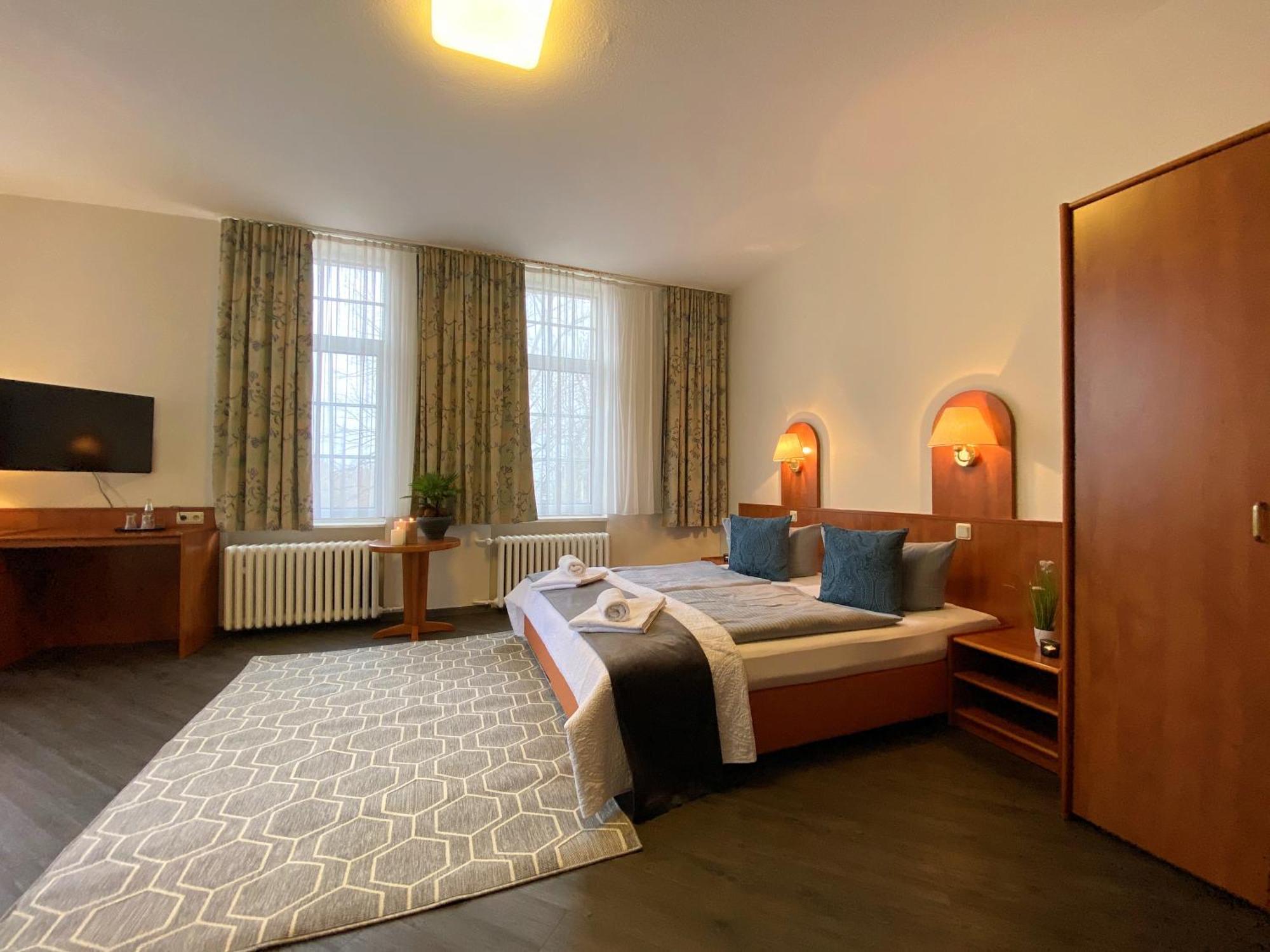 Deluxe Double Room,1227825674:JPEG