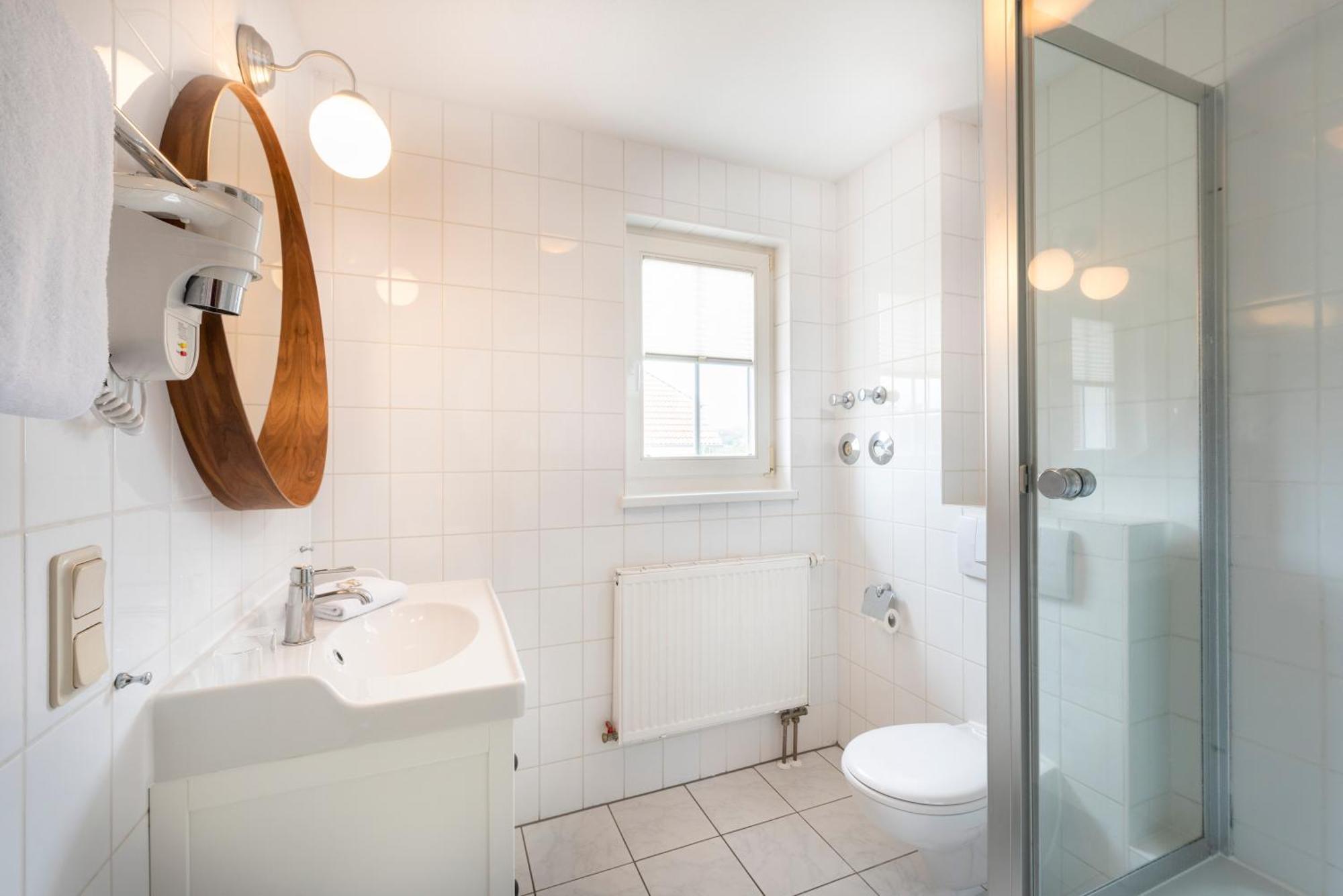 One-Bedroom Apartment,1254576328:JPEG