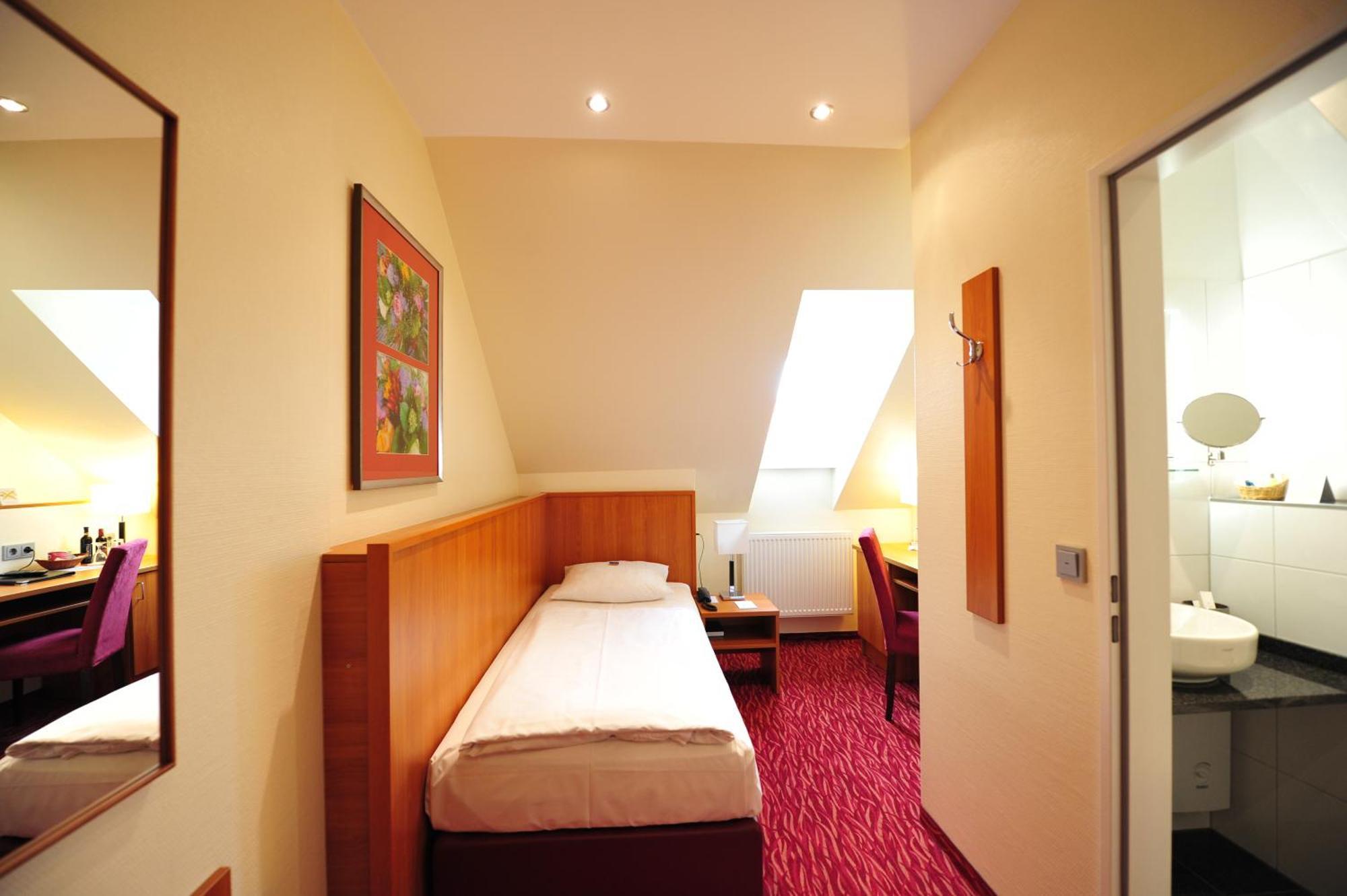 Comfort Single Room