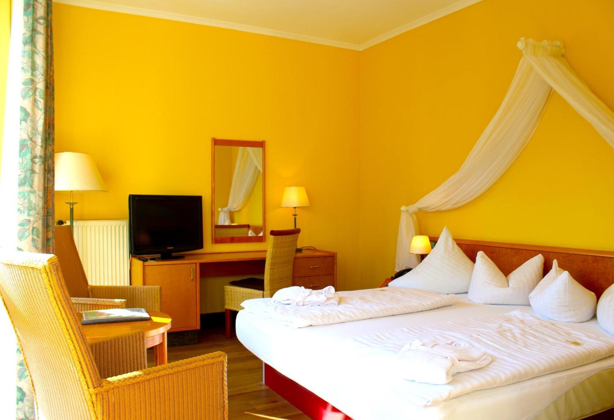 Deluxe Double Room Lake View