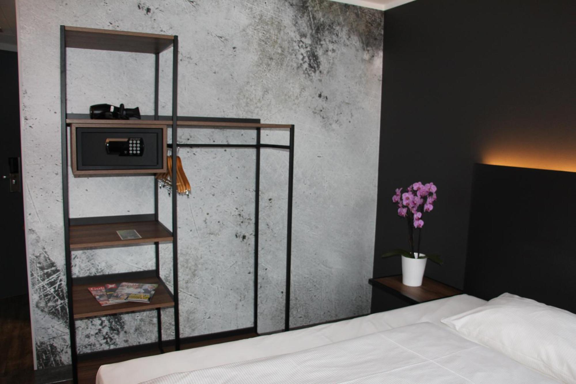 Single Room,1219452892:JPEG