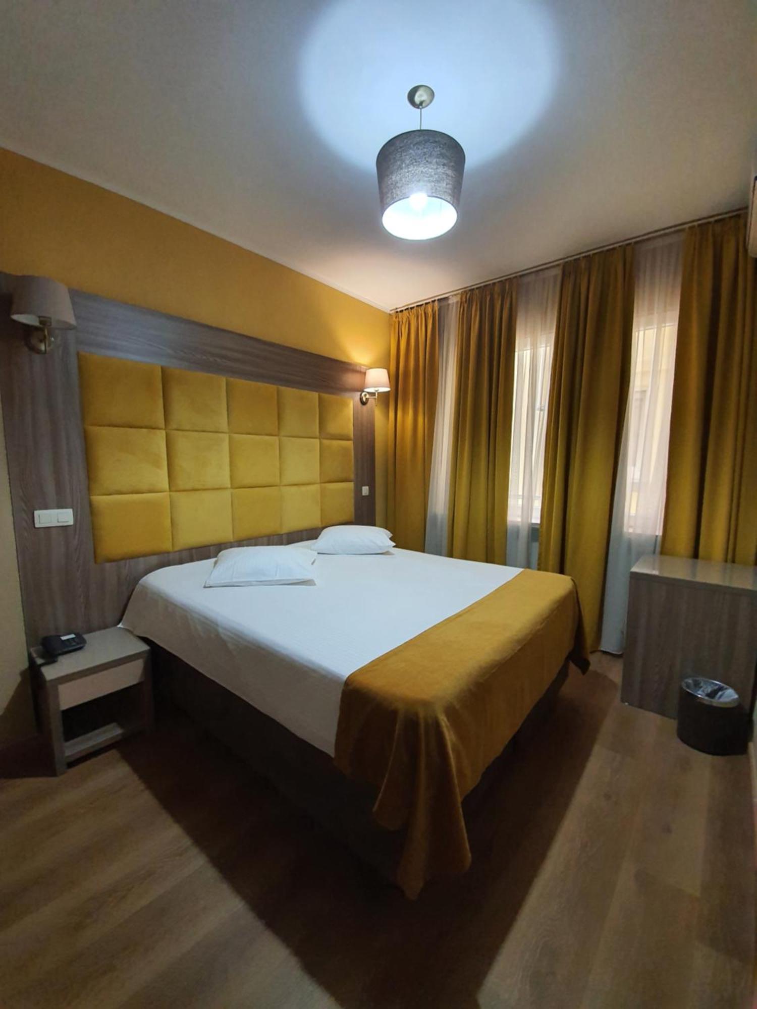 Economy Double Room,999103332:JPEG