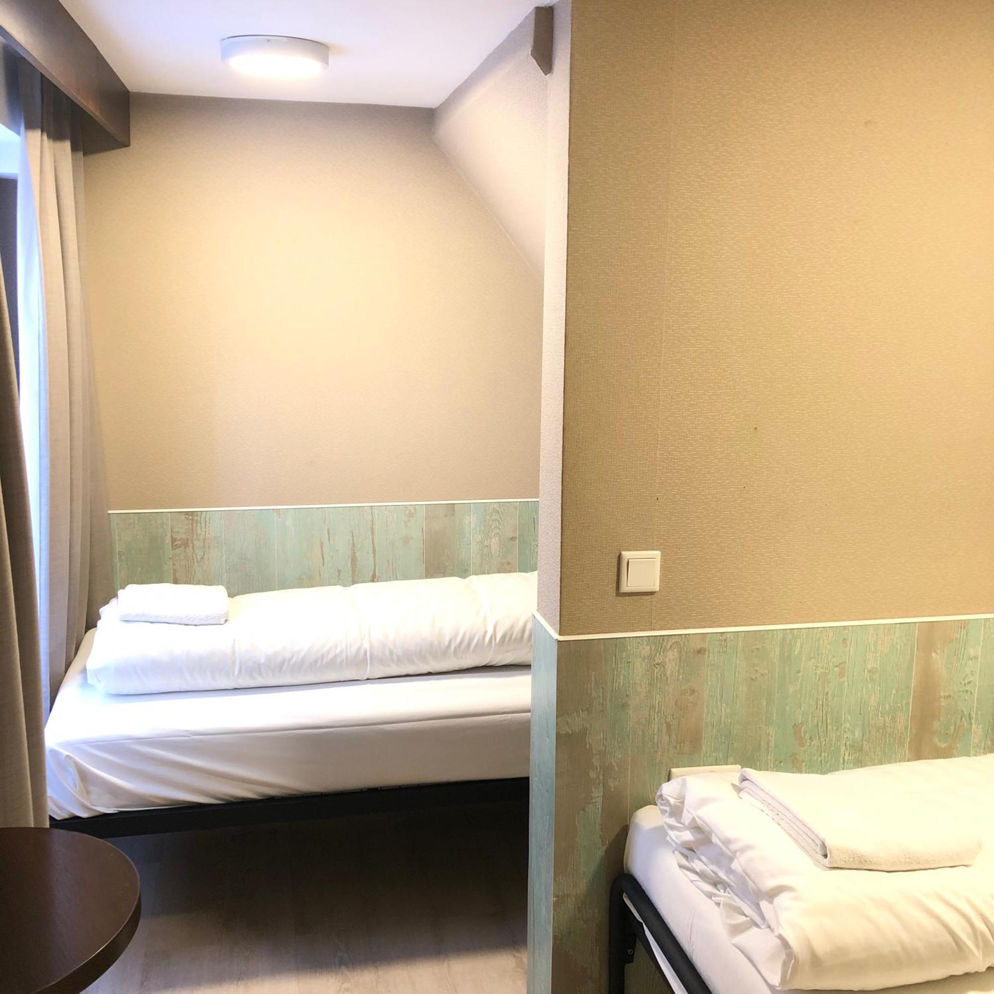 Twin Room Private Bathroom
