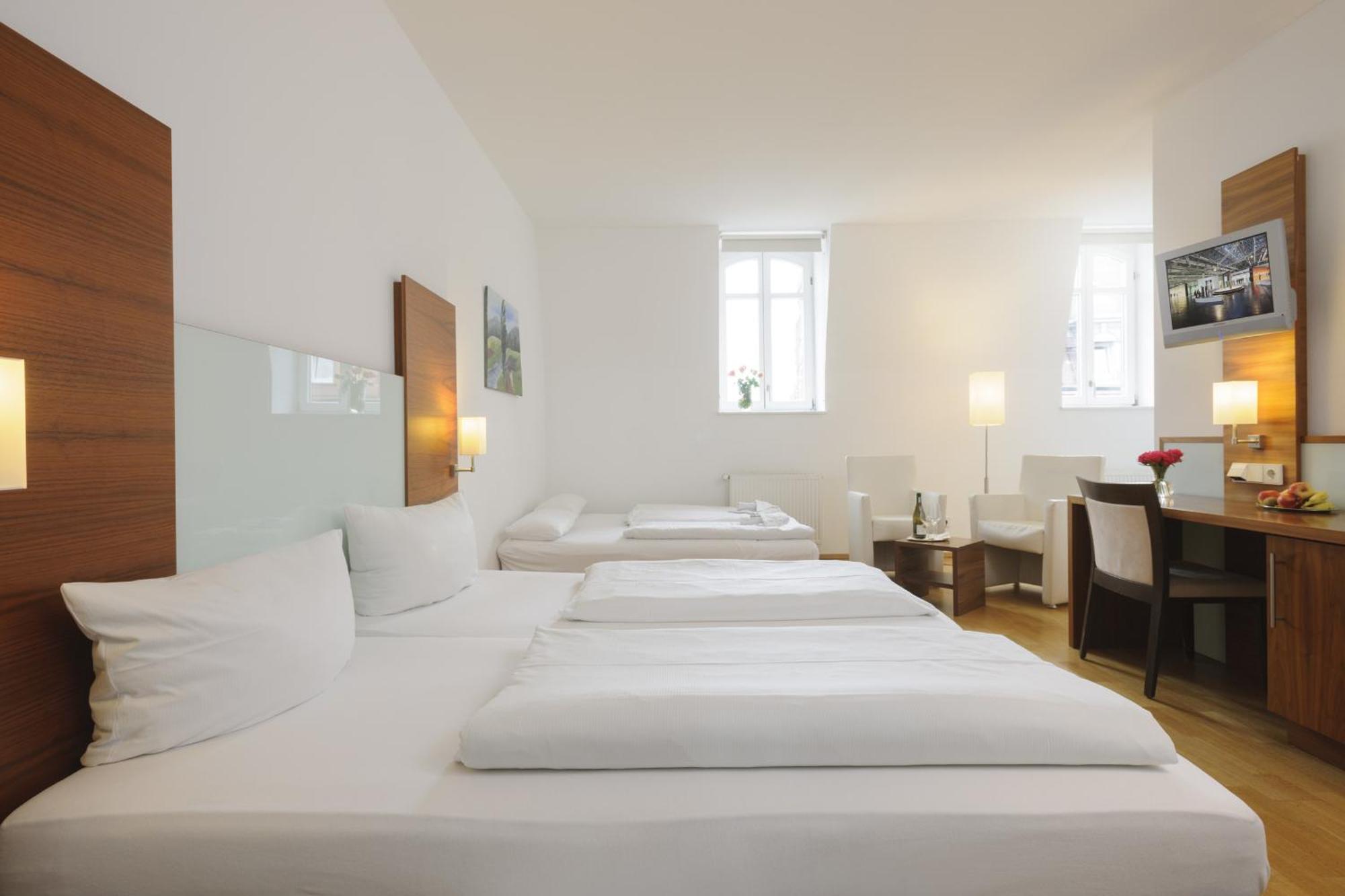 Quadruple Room,1219697995:JPEG
