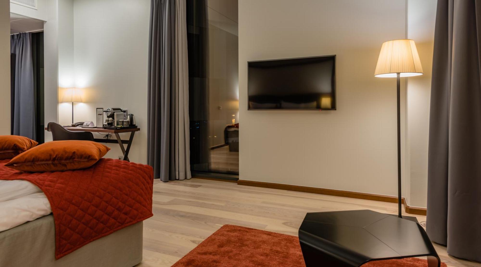 Deluxe King Room