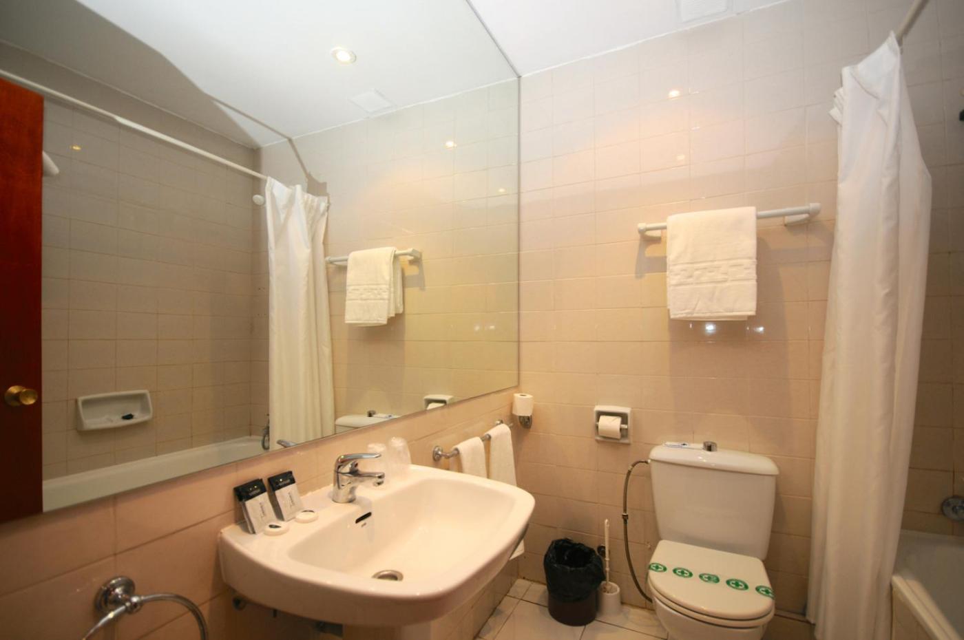 Queen Room,1655268163:JPEG