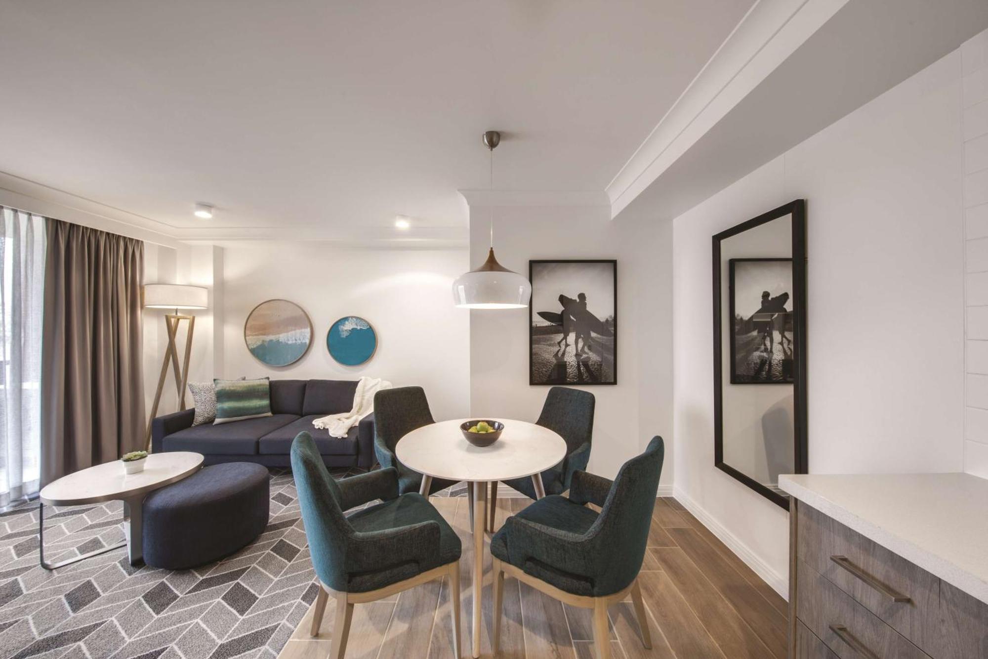 One-Bedroom Queen Apartment,1284054865:JPEG