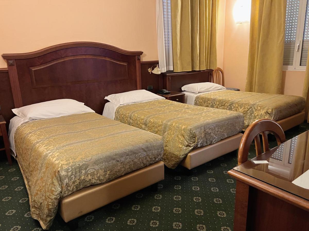 Standard Triple Room,1219905301:JPEG