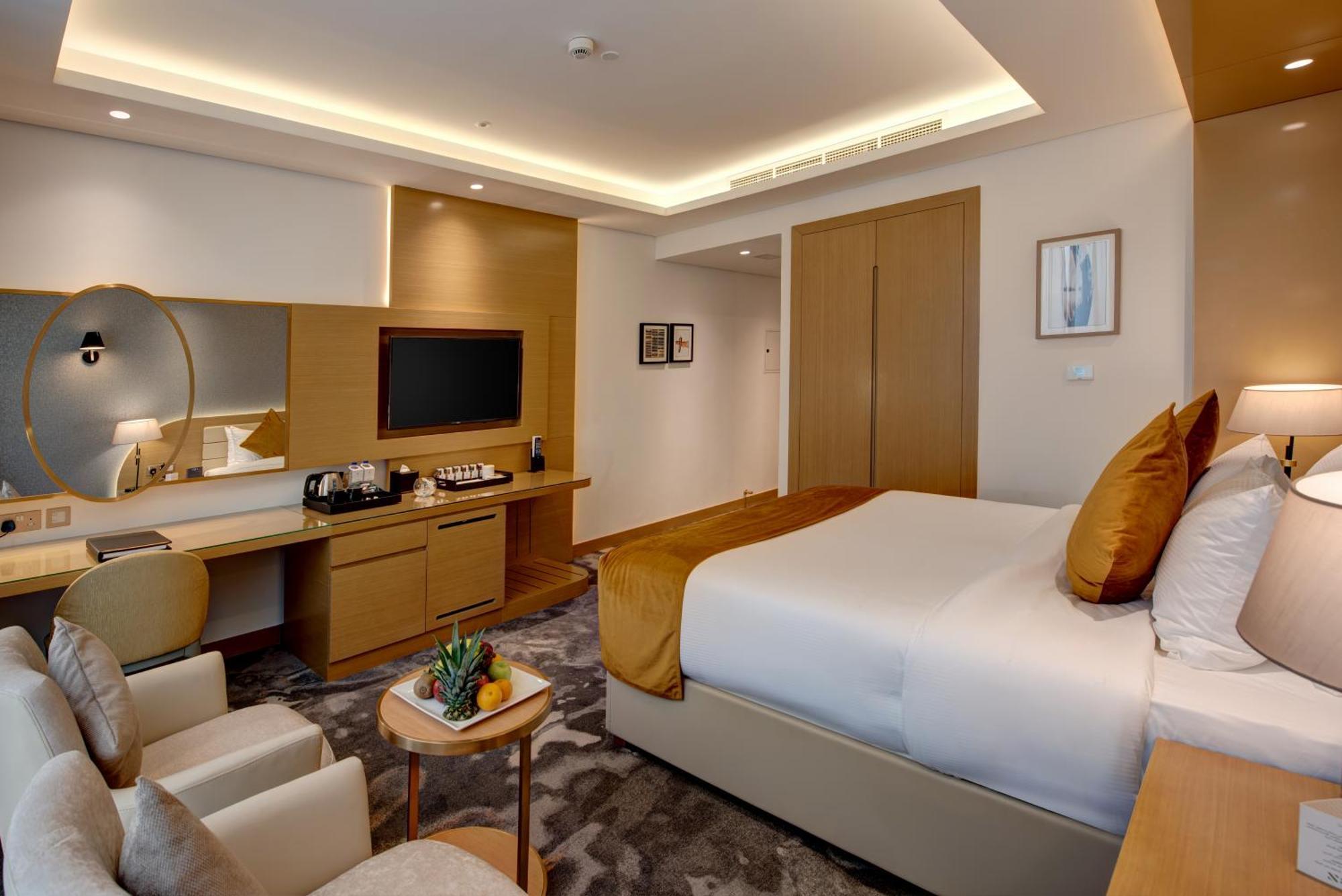 Deluxe Queen Room Food & Beverage excluding room dinning