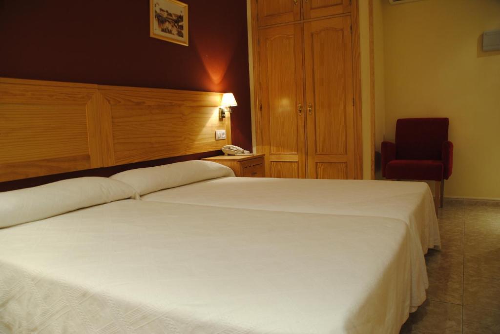 Twin Room,12278928:JPEG