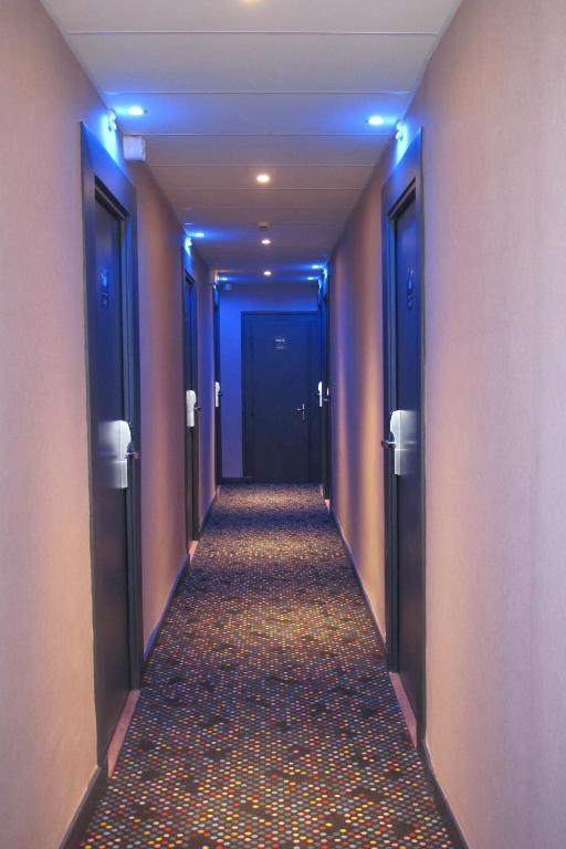 Standard Single Room,206807659:JPEG
