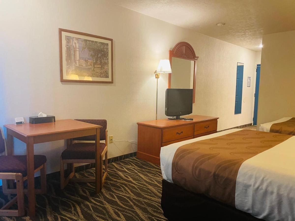 Queen Room - Disability Access