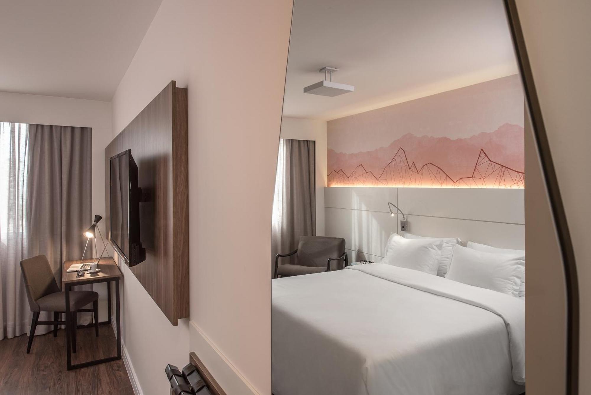 Premium Double 1 Queen Bed